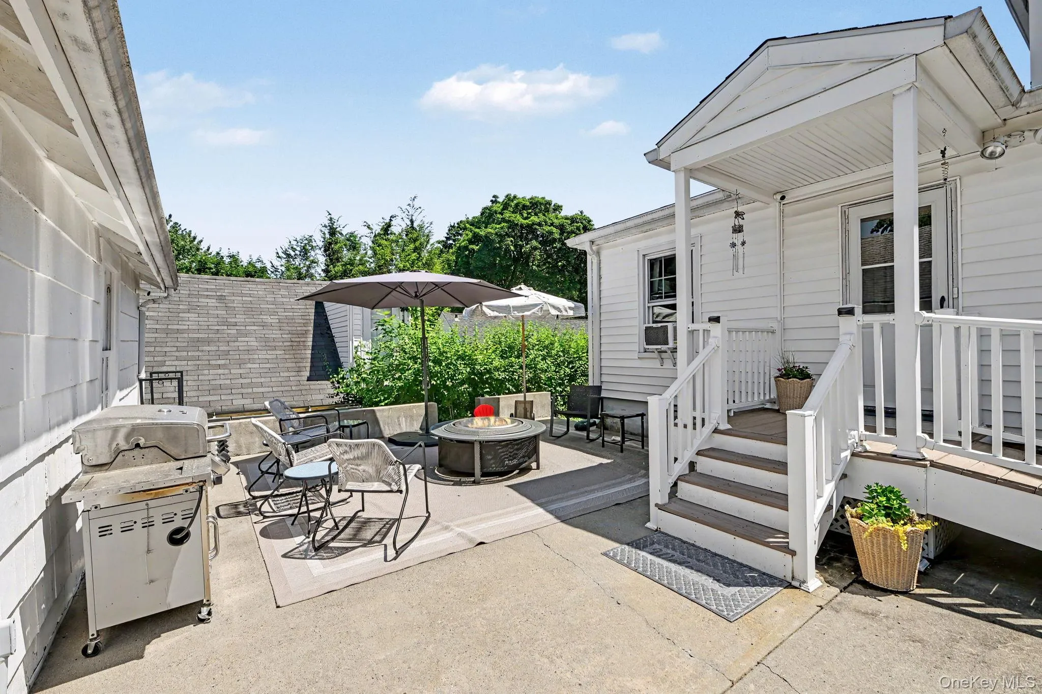 80 Leonard Street, Stamford, CT, 3 Bedrooms Bedrooms, 11 Rooms Rooms,2 BathroomsBathrooms,Residential,For Rent,Leonard,0,1009827 80 Leonard Street, Stamford, CT, 3 Bedrooms Bedrooms, 11 Rooms Rooms,2 BathroomsBathrooms,Residential,For Rent,Leonard,0,1009827