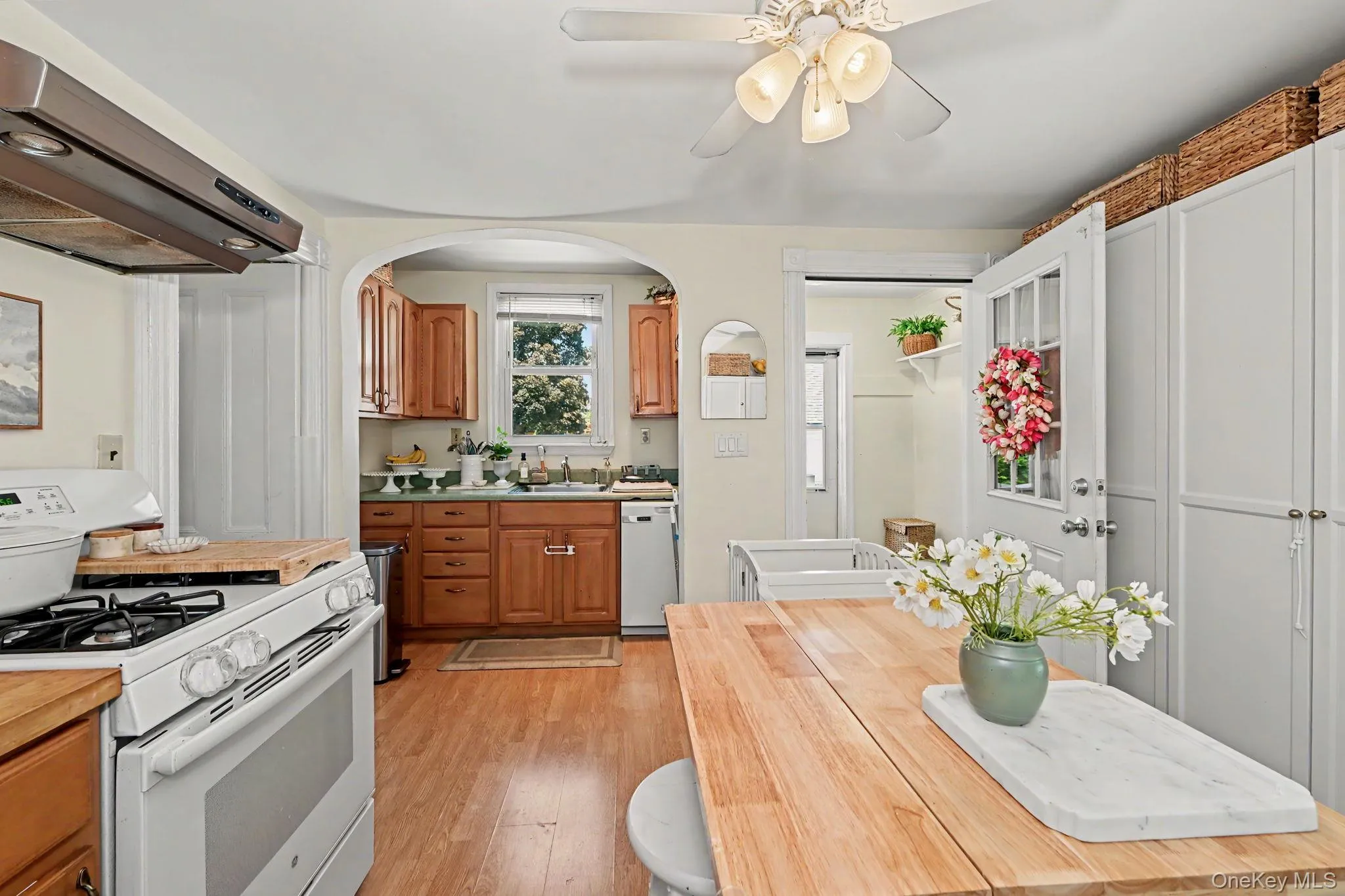 80 Leonard Street, Stamford, CT, 3 Bedrooms Bedrooms, 11 Rooms Rooms,2 BathroomsBathrooms,Residential,For Rent,Leonard,0,1009827 80 Leonard Street, Stamford, CT, 3 Bedrooms Bedrooms, 11 Rooms Rooms,2 BathroomsBathrooms,Residential,For Rent,Leonard,0,1009827