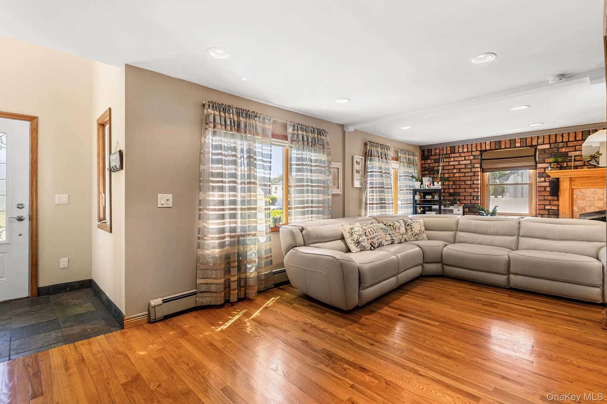 113 Duffy Place, Islip, NY, 3 Bedrooms Bedrooms, 6 Rooms Rooms,2 BathroomsBathrooms,Residential,For Rent,Duffy,0,1009834 113 Duffy Place, Islip, NY, 3 Bedrooms Bedrooms, 6 Rooms Rooms,2 BathroomsBathrooms,Residential,For Rent,Duffy,0,1009834