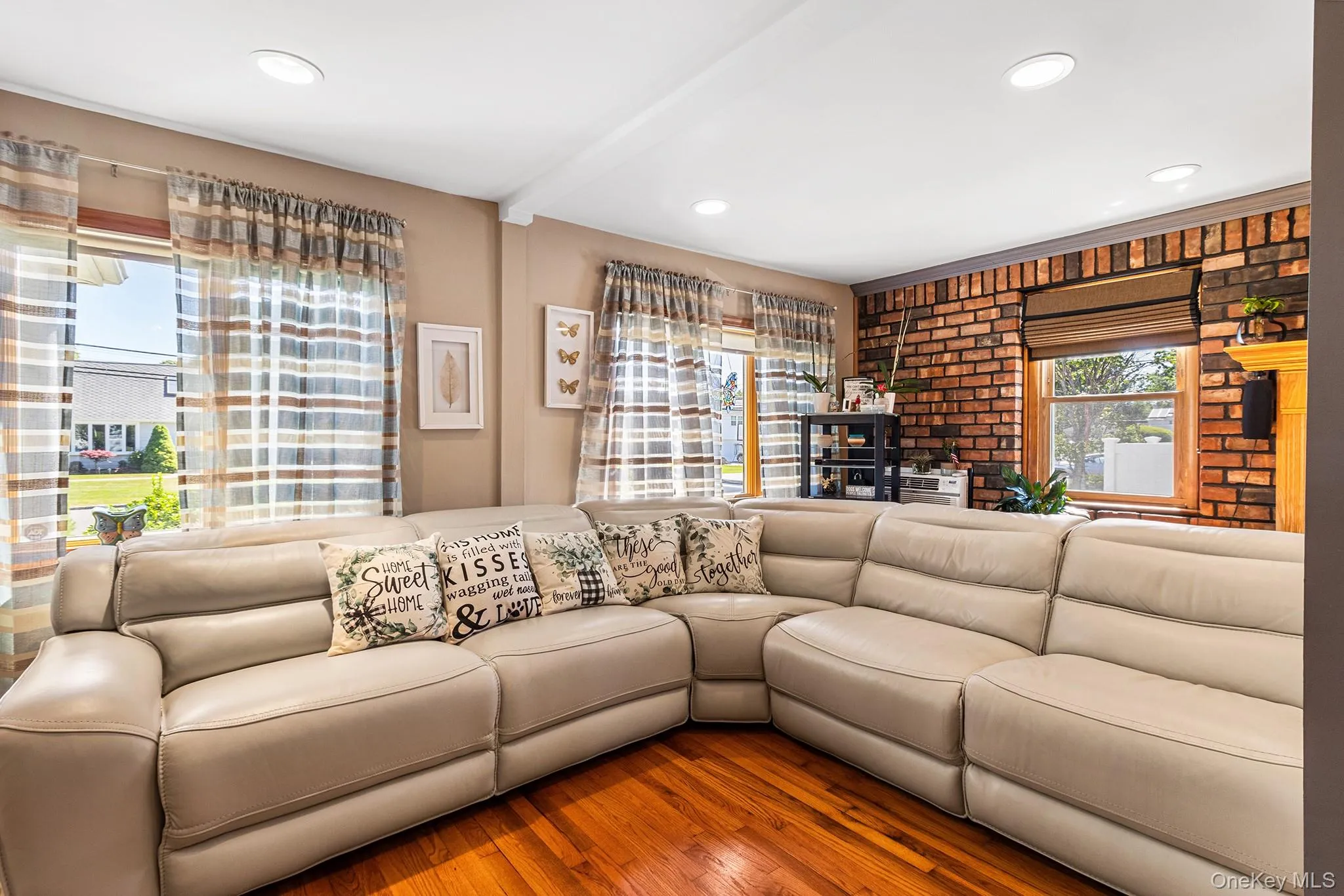 113 Duffy Place, Islip, NY, 3 Bedrooms Bedrooms, 6 Rooms Rooms,2 BathroomsBathrooms,Residential,For Rent,Duffy,0,1009834 113 Duffy Place, Islip, NY, 3 Bedrooms Bedrooms, 6 Rooms Rooms,2 BathroomsBathrooms,Residential,For Rent,Duffy,0,1009834