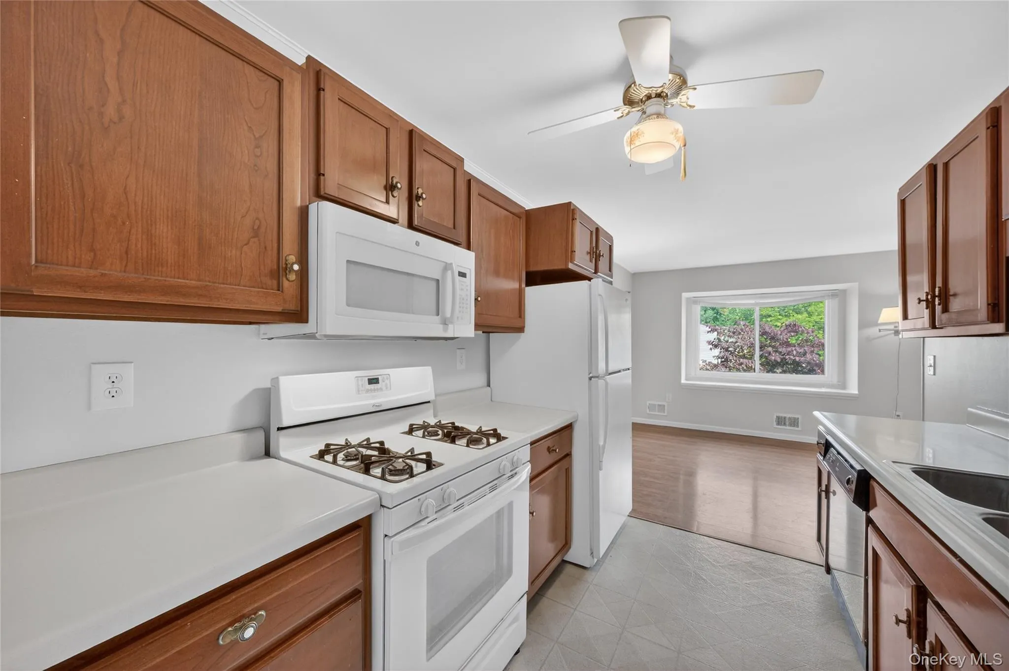 10 Squires Gate, Poughkeepsie, NY, 2 Bedrooms Bedrooms, 5 Rooms Rooms,2 BathroomsBathrooms,Residential,For Rent,Squires Gate,0,1009843 10 Squires Gate, Poughkeepsie, NY, 2 Bedrooms Bedrooms, 5 Rooms Rooms,2 BathroomsBathrooms,Residential,For Rent,Squires Gate,0,1009843