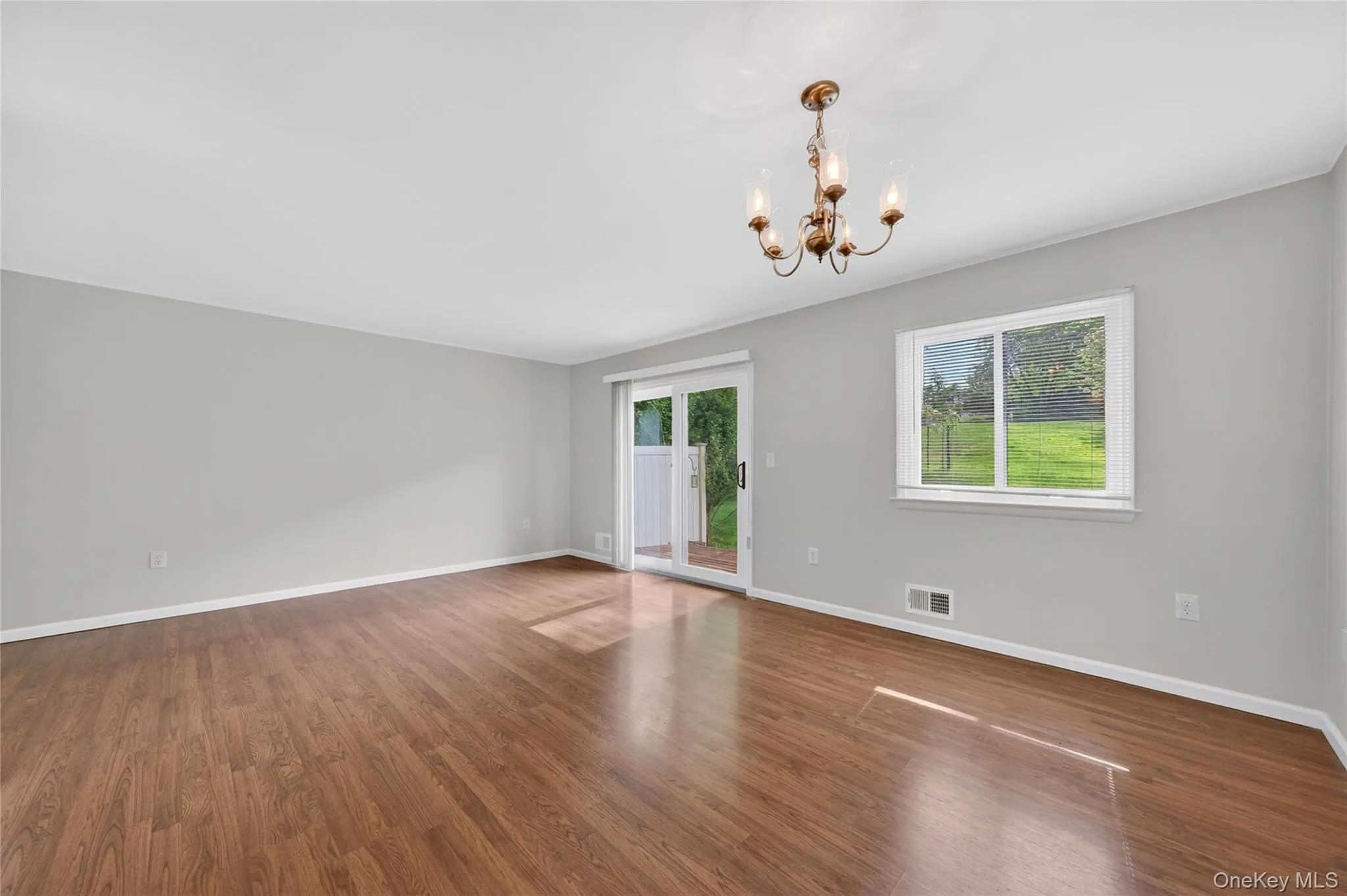 10 Squires Gate, Poughkeepsie, NY, 2 Bedrooms Bedrooms, 5 Rooms Rooms,2 BathroomsBathrooms,Residential,For Rent,Squires Gate,0,1009843 10 Squires Gate, Poughkeepsie, NY, 2 Bedrooms Bedrooms, 5 Rooms Rooms,2 BathroomsBathrooms,Residential,For Rent,Squires Gate,0,1009843