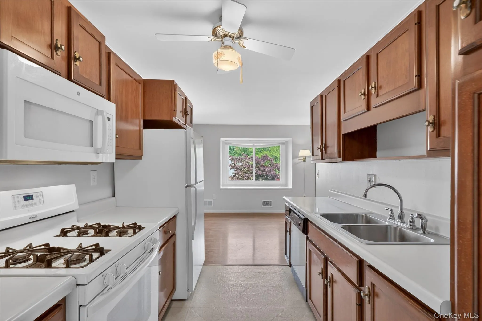 10 Squires Gate, Poughkeepsie, NY, 2 Bedrooms Bedrooms, 5 Rooms Rooms,2 BathroomsBathrooms,Residential,For Rent,Squires Gate,0,1009843 10 Squires Gate, Poughkeepsie, NY, 2 Bedrooms Bedrooms, 5 Rooms Rooms,2 BathroomsBathrooms,Residential,For Rent,Squires Gate,0,1009843
