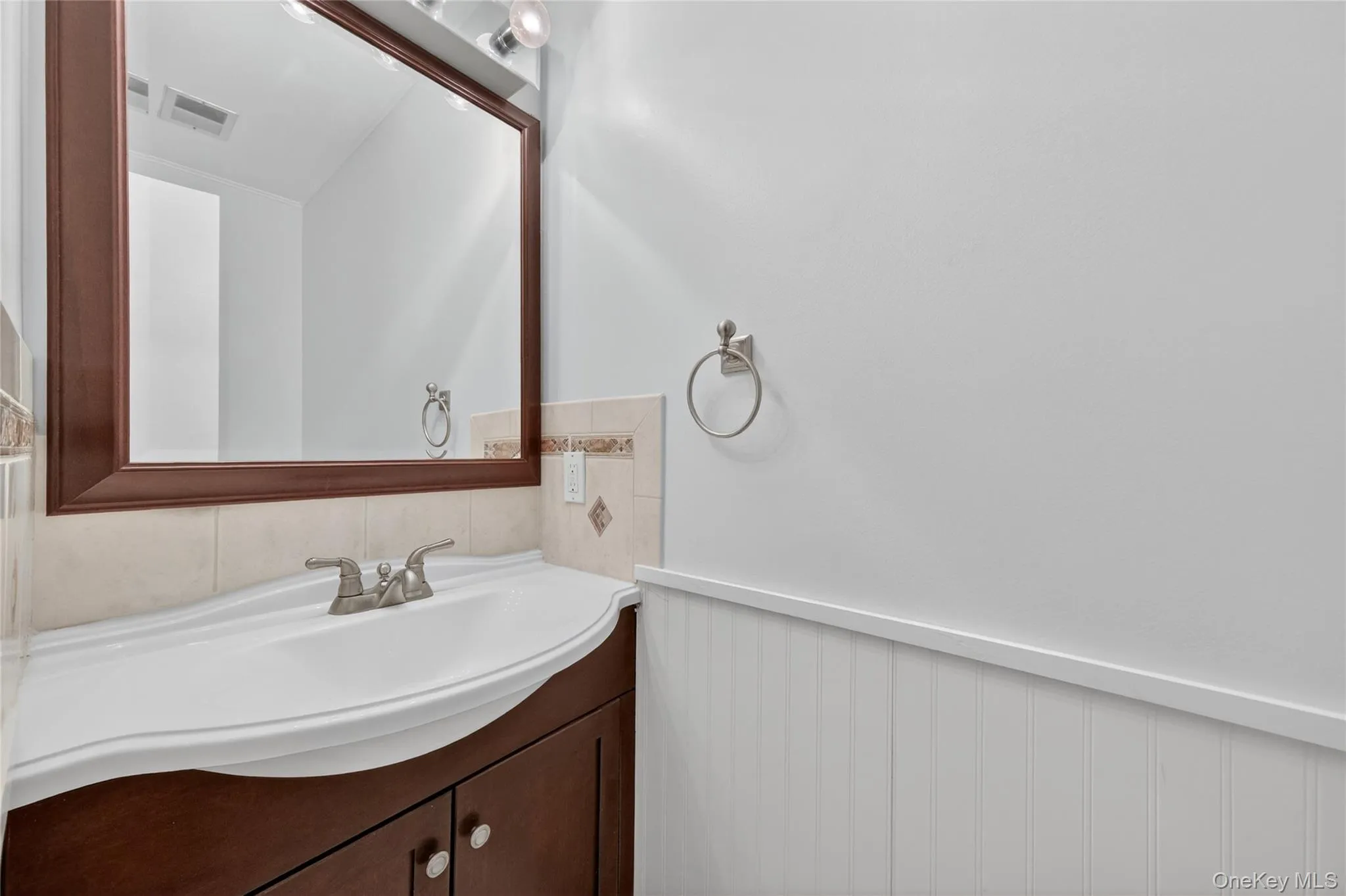 10 Squires Gate, Poughkeepsie, NY, 2 Bedrooms Bedrooms, 5 Rooms Rooms,2 BathroomsBathrooms,Residential,For Rent,Squires Gate,0,1009843 10 Squires Gate, Poughkeepsie, NY, 2 Bedrooms Bedrooms, 5 Rooms Rooms,2 BathroomsBathrooms,Residential,For Rent,Squires Gate,0,1009843