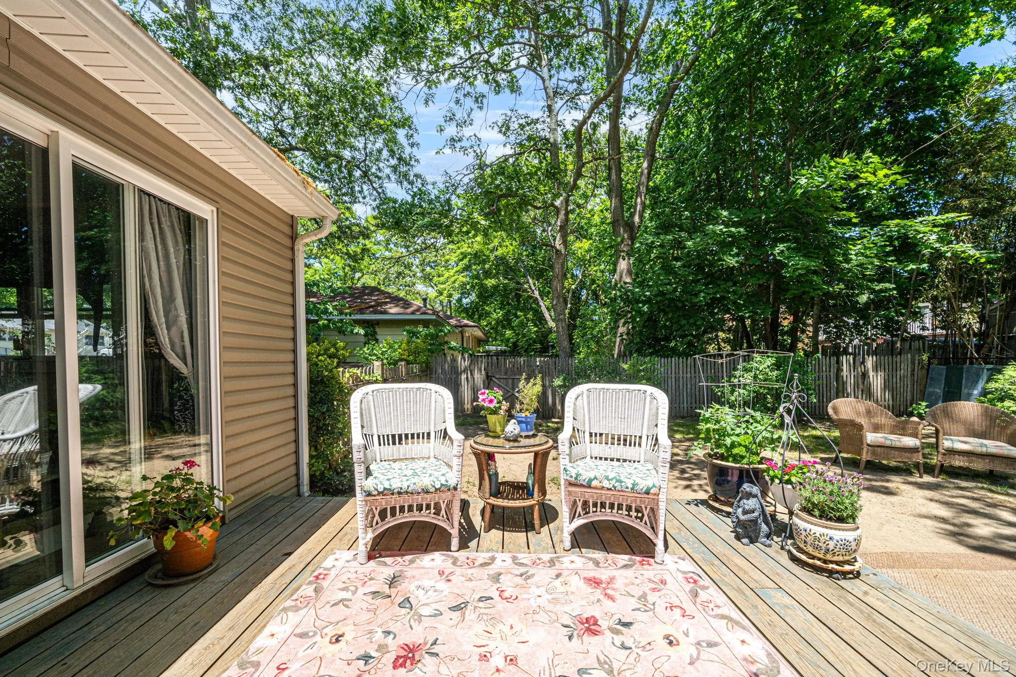 58 Royal Avenue, Southampton, NY, 2 Bedrooms Bedrooms, 5 Rooms Rooms,1 BathroomBathrooms,Residential,For Rent,Royal,0,1009845 58 Royal Avenue, Southampton, NY, 2 Bedrooms Bedrooms, 5 Rooms Rooms,1 BathroomBathrooms,Residential,For Rent,Royal,0,1009845