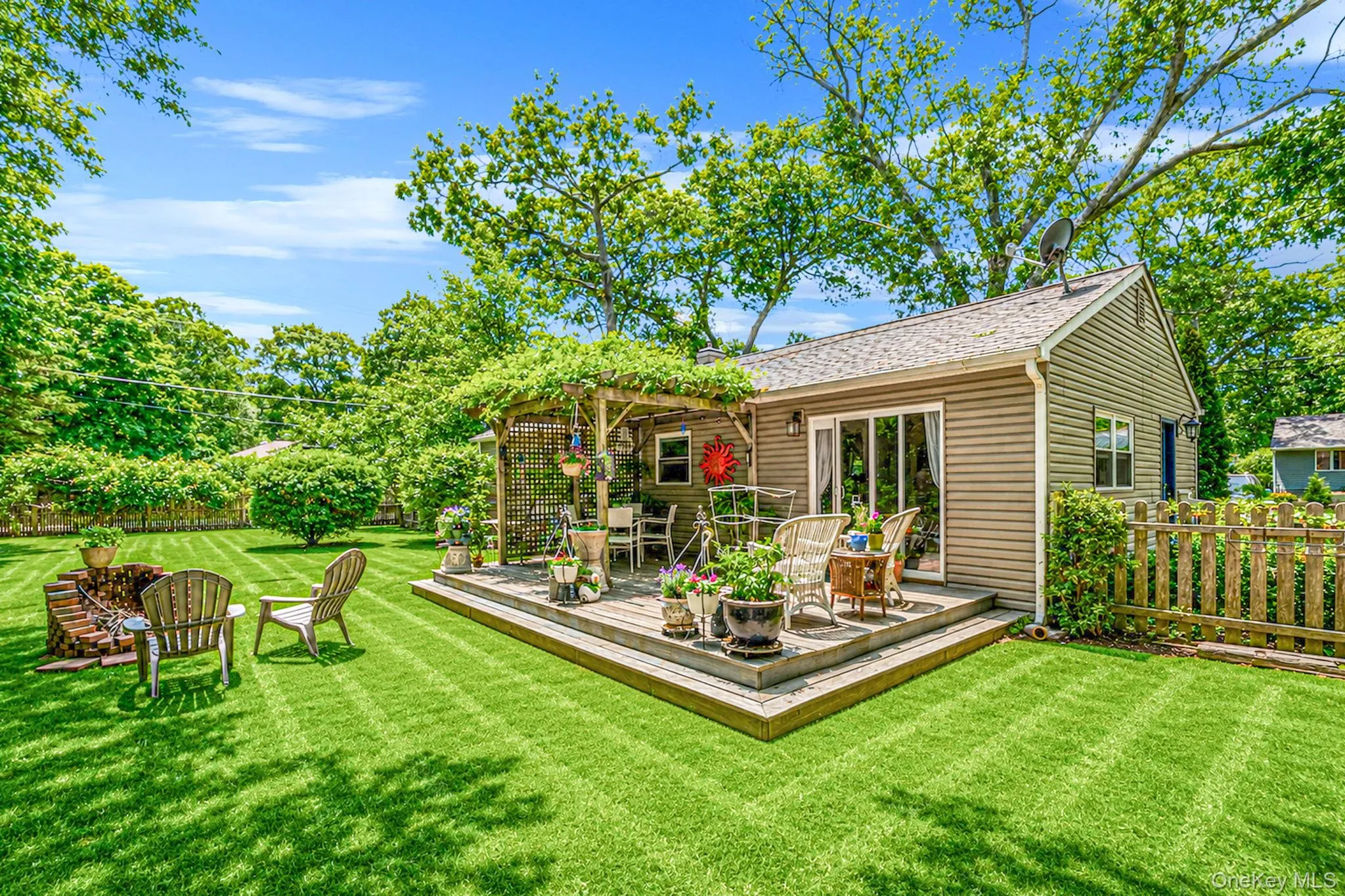 58 Royal Avenue, Southampton, NY, 2 Bedrooms Bedrooms, 5 Rooms Rooms,1 BathroomBathrooms,Residential,For Rent,Royal,0,1009845 58 Royal Avenue, Southampton, NY, 2 Bedrooms Bedrooms, 5 Rooms Rooms,1 BathroomBathrooms,Residential,For Rent,Royal,0,1009845