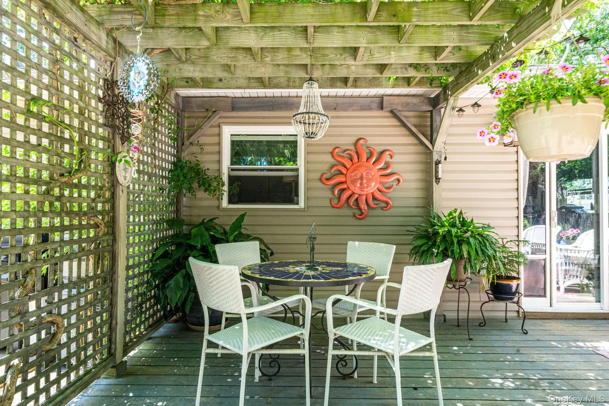 58 Royal Avenue, Southampton, NY, 2 Bedrooms Bedrooms, 5 Rooms Rooms,1 BathroomBathrooms,Residential,For Rent,Royal,0,1009845 58 Royal Avenue, Southampton, NY, 2 Bedrooms Bedrooms, 5 Rooms Rooms,1 BathroomBathrooms,Residential,For Rent,Royal,0,1009845