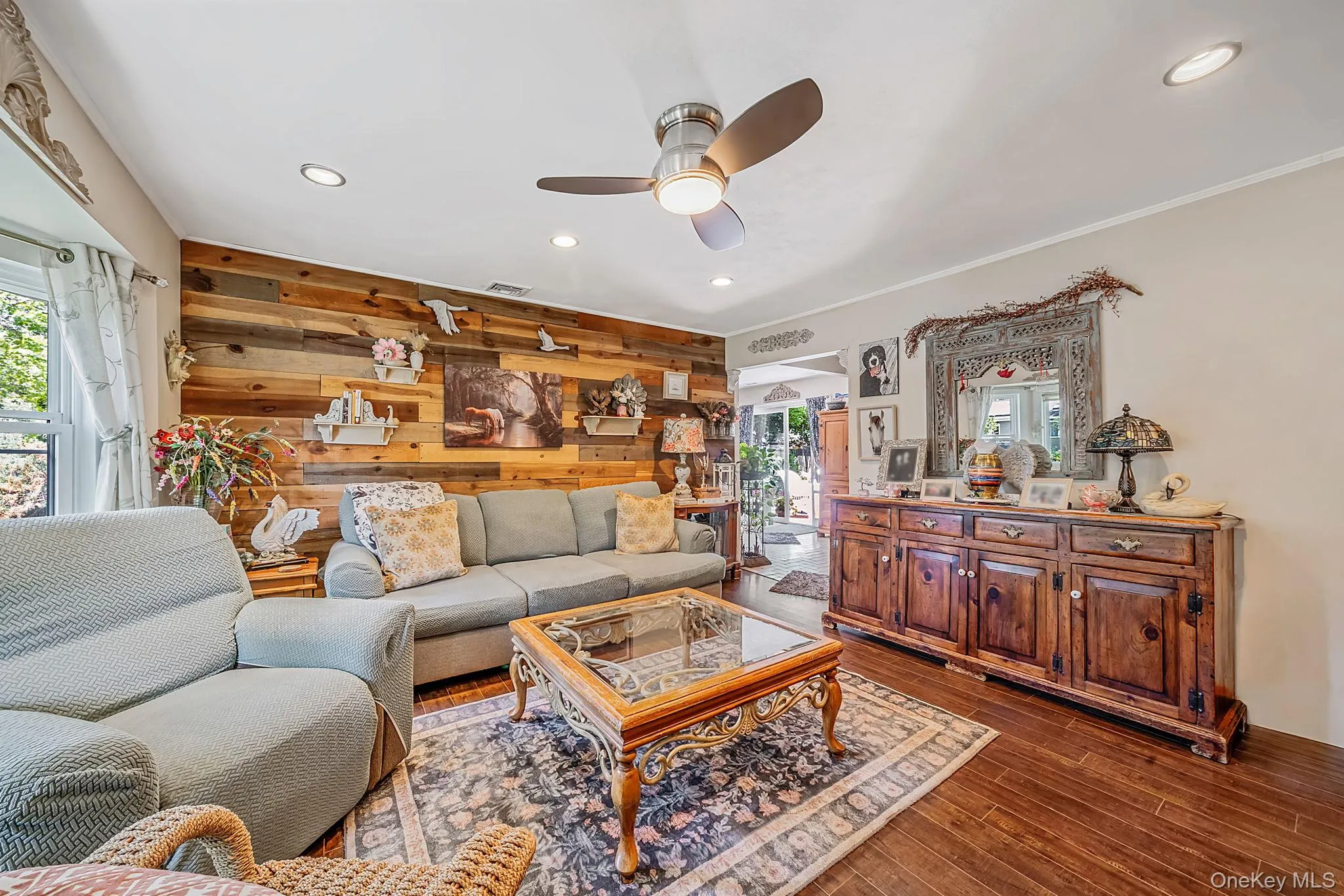 58 Royal Avenue, Southampton, NY, 2 Bedrooms Bedrooms, 5 Rooms Rooms,1 BathroomBathrooms,Residential,For Rent,Royal,0,1009845 58 Royal Avenue, Southampton, NY, 2 Bedrooms Bedrooms, 5 Rooms Rooms,1 BathroomBathrooms,Residential,For Rent,Royal,0,1009845