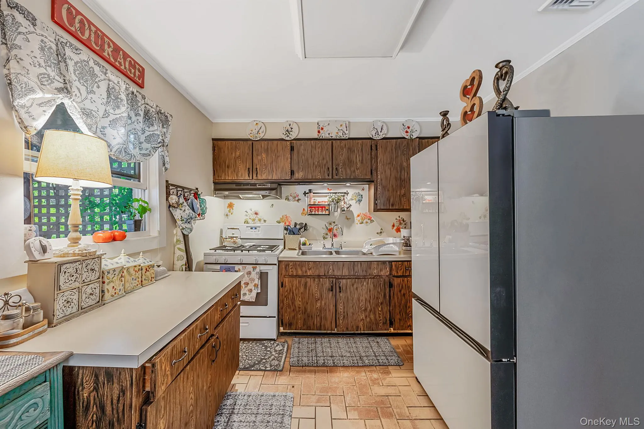 58 Royal Avenue, Southampton, NY, 2 Bedrooms Bedrooms, 5 Rooms Rooms,1 BathroomBathrooms,Residential,For Rent,Royal,0,1009845 58 Royal Avenue, Southampton, NY, 2 Bedrooms Bedrooms, 5 Rooms Rooms,1 BathroomBathrooms,Residential,For Rent,Royal,0,1009845