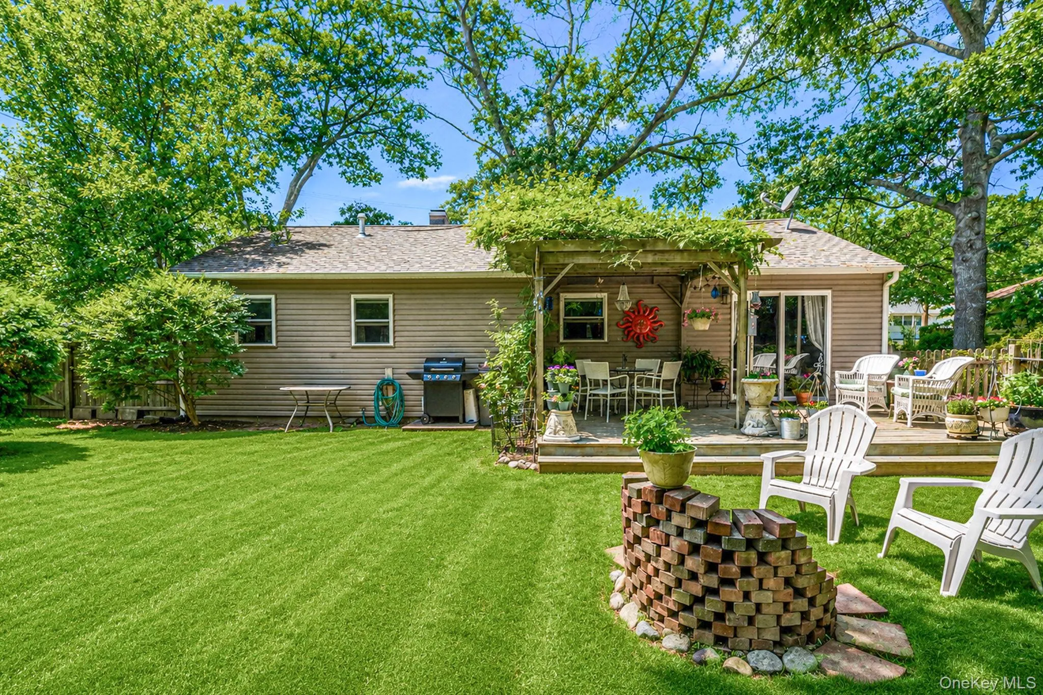 58 Royal Avenue, Southampton, NY, 2 Bedrooms Bedrooms, 5 Rooms Rooms,1 BathroomBathrooms,Residential,For Rent,Royal,0,1009845 58 Royal Avenue, Southampton, NY, 2 Bedrooms Bedrooms, 5 Rooms Rooms,1 BathroomBathrooms,Residential,For Rent,Royal,0,1009845