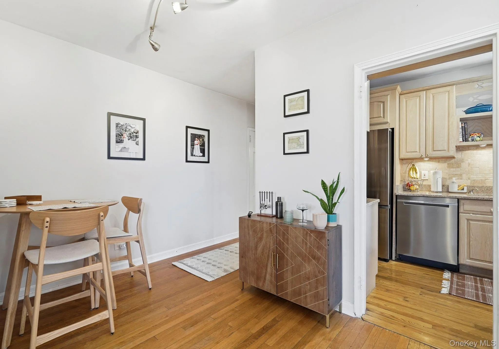 1815 Palmer Avenue, Mamaroneck, NY, 1 Bedroom Bedrooms, 4 Rooms Rooms,1 BathroomBathrooms,Residential,For Rent,Palmer,0,1009846 1815 Palmer Avenue, Mamaroneck, NY, 1 Bedroom Bedrooms, 4 Rooms Rooms,1 BathroomBathrooms,Residential,For Rent,Palmer,0,1009846