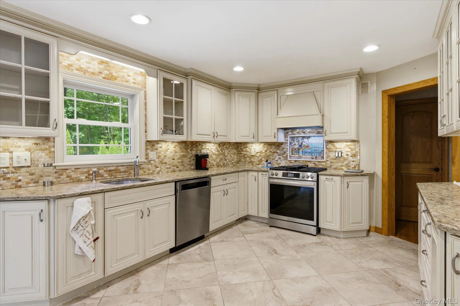 42 Cliff Road, Brookhaven, NY, 3 Bedrooms Bedrooms, 6 Rooms Rooms,2 BathroomsBathrooms,Residential,For Rent,Cliff,0,1009847 42 Cliff Road, Brookhaven, NY, 3 Bedrooms Bedrooms, 6 Rooms Rooms,2 BathroomsBathrooms,Residential,For Rent,Cliff,0,1009847