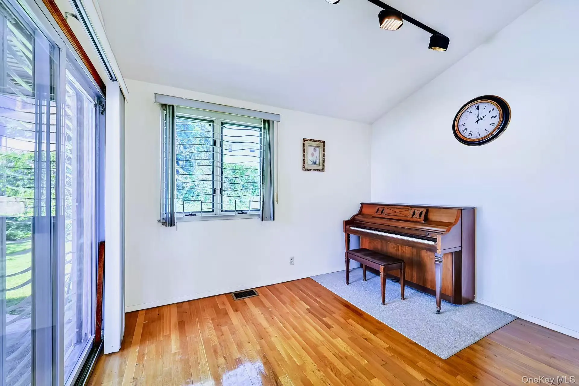 3325 149th Place, New York, NY, 3 Bedrooms Bedrooms, 5 Rooms Rooms,2 BathroomsBathrooms,Residential,For Rent,149th,0,1009860 3325 149th Place, New York, NY, 3 Bedrooms Bedrooms, 5 Rooms Rooms,2 BathroomsBathrooms,Residential,For Rent,149th,0,1009860