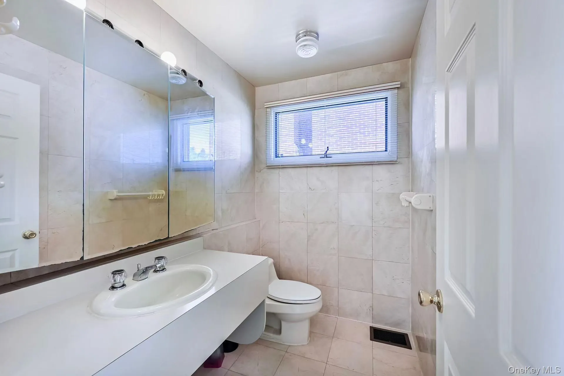 3325 149th Place, New York, NY, 3 Bedrooms Bedrooms, 5 Rooms Rooms,2 BathroomsBathrooms,Residential,For Rent,149th,0,1009860 3325 149th Place, New York, NY, 3 Bedrooms Bedrooms, 5 Rooms Rooms,2 BathroomsBathrooms,Residential,For Rent,149th,0,1009860