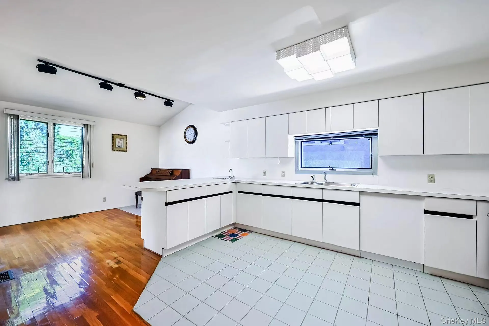 3325 149th Place, New York, NY, 3 Bedrooms Bedrooms, 5 Rooms Rooms,2 BathroomsBathrooms,Residential,For Rent,149th,0,1009860 3325 149th Place, New York, NY, 3 Bedrooms Bedrooms, 5 Rooms Rooms,2 BathroomsBathrooms,Residential,For Rent,149th,0,1009860