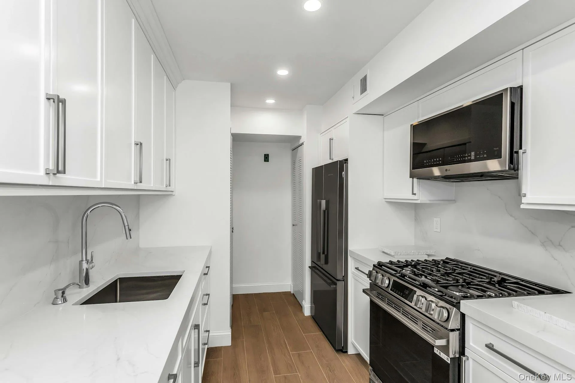 206 Storm Drive, Islip, NY, 2 Bedrooms Bedrooms, 5 Rooms Rooms,1 BathroomBathrooms,Residential,For Rent,Storm,0,KEY1009865 206 Storm Drive, Islip, NY, 2 Bedrooms Bedrooms, 5 Rooms Rooms,1 BathroomBathrooms,Residential,For Rent,Storm,0,KEY1009865