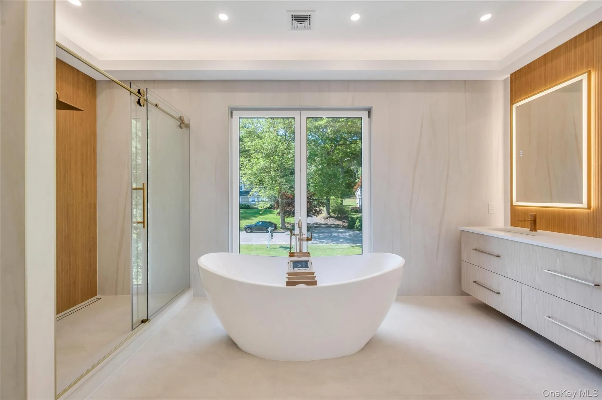 15 Folger Lane, Huntington, NY, 6 Bedrooms Bedrooms, 16 Rooms Rooms,6 BathroomsBathrooms,Residential,For Rent,Folger,0,1009869 15 Folger Lane, Huntington, NY, 6 Bedrooms Bedrooms, 16 Rooms Rooms,6 BathroomsBathrooms,Residential,For Rent,Folger,0,1009869