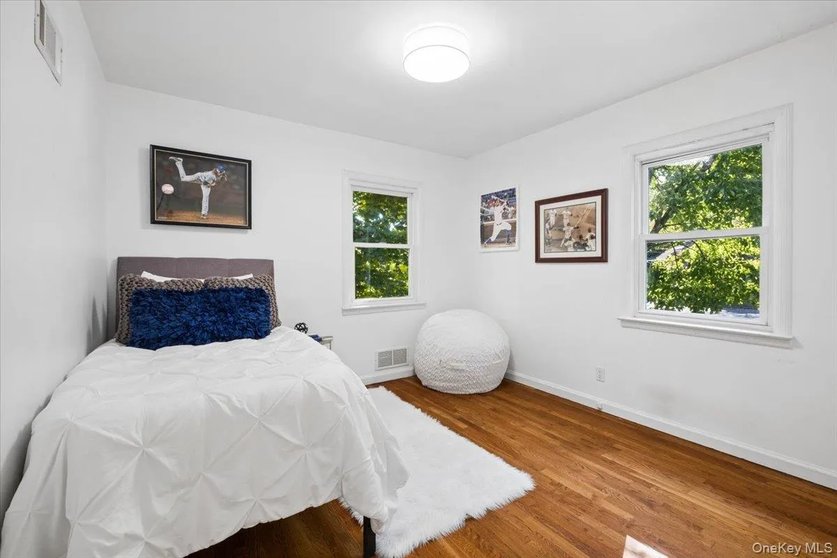 97 Runyon Place, New Rochelle, NY, 4 Bedrooms Bedrooms, 8 Rooms Rooms,3 BathroomsBathrooms,Residential,For Rent,Runyon,0,1009871 97 Runyon Place, New Rochelle, NY, 4 Bedrooms Bedrooms, 8 Rooms Rooms,3 BathroomsBathrooms,Residential,For Rent,Runyon,0,1009871