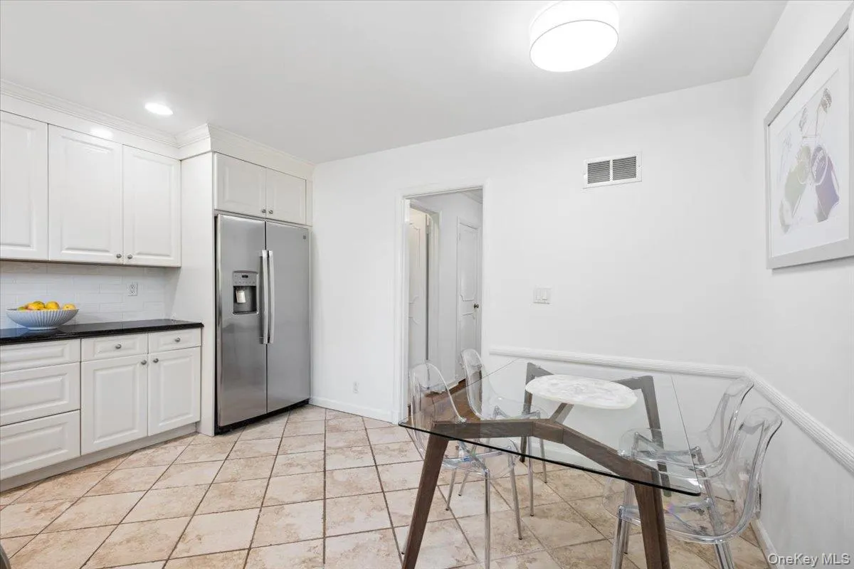 97 Runyon Place, New Rochelle, NY, 4 Bedrooms Bedrooms, 8 Rooms Rooms,3 BathroomsBathrooms,Residential,For Rent,Runyon,0,1009871 97 Runyon Place, New Rochelle, NY, 4 Bedrooms Bedrooms, 8 Rooms Rooms,3 BathroomsBathrooms,Residential,For Rent,Runyon,0,1009871