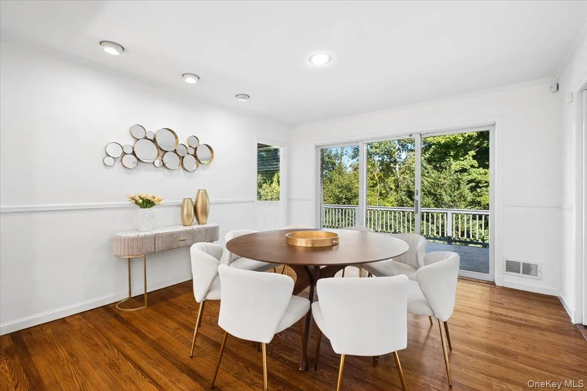 97 Runyon Place, New Rochelle, NY, 4 Bedrooms Bedrooms, 8 Rooms Rooms,3 BathroomsBathrooms,Residential,For Rent,Runyon,0,1009871 97 Runyon Place, New Rochelle, NY, 4 Bedrooms Bedrooms, 8 Rooms Rooms,3 BathroomsBathrooms,Residential,For Rent,Runyon,0,1009871