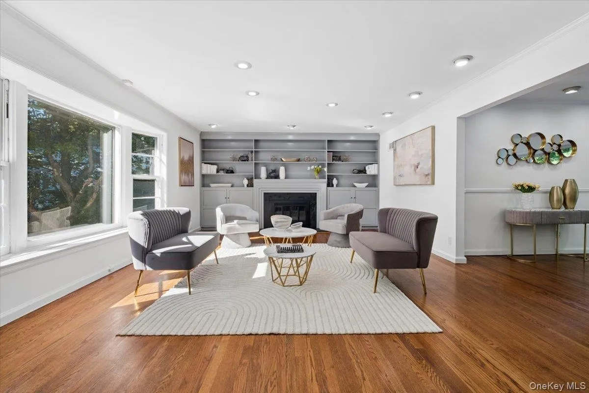 97 Runyon Place, New Rochelle, NY, 4 Bedrooms Bedrooms, 8 Rooms Rooms,3 BathroomsBathrooms,Residential,For Rent,Runyon,0,1009871 97 Runyon Place, New Rochelle, NY, 4 Bedrooms Bedrooms, 8 Rooms Rooms,3 BathroomsBathrooms,Residential,For Rent,Runyon,0,1009871