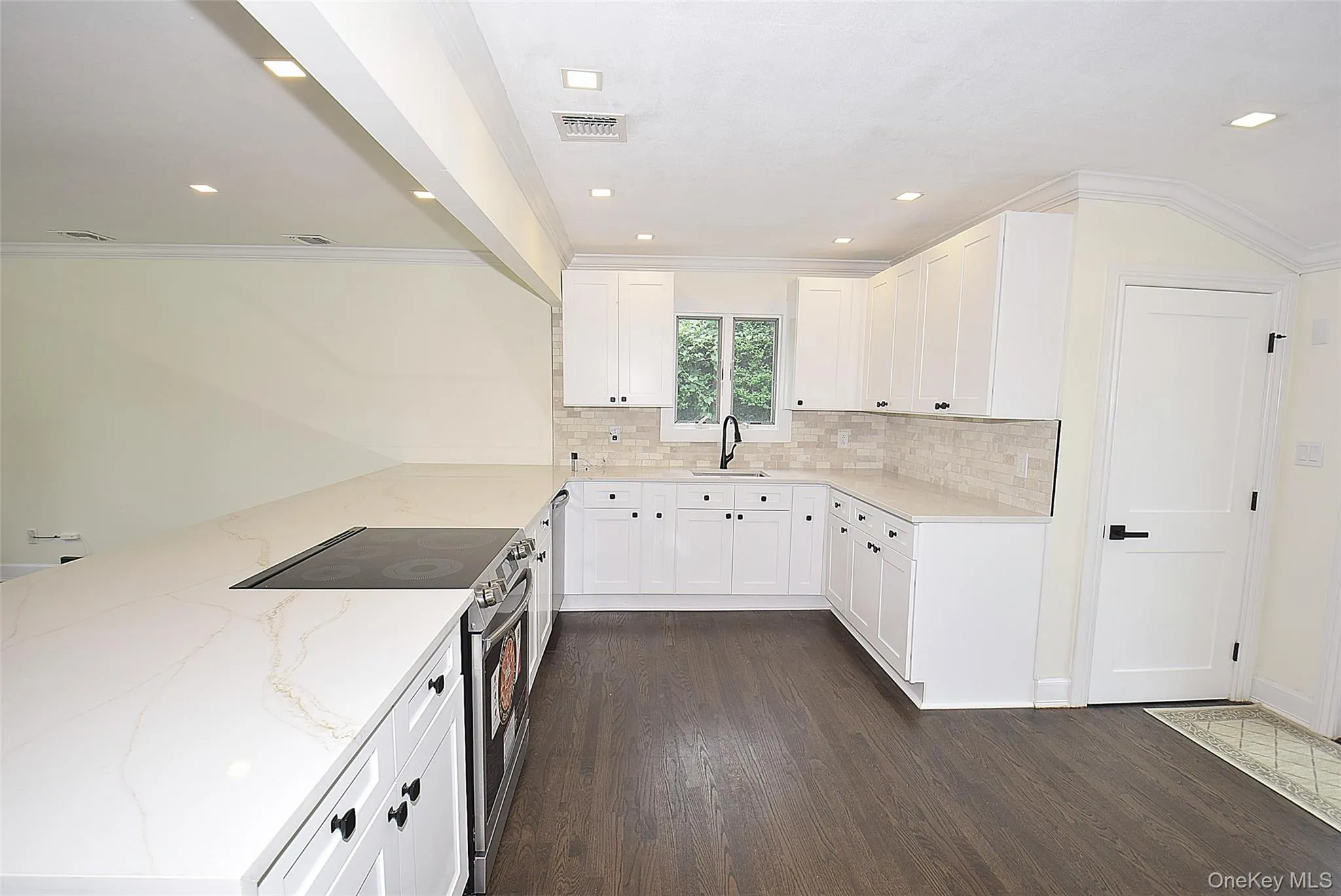 16 Lincoln Drive, Islip, NY, 3 Bedrooms Bedrooms, 5 Rooms Rooms,1 BathroomBathrooms,Residential,For Rent,Lincoln,0,1009872 16 Lincoln Drive, Islip, NY, 3 Bedrooms Bedrooms, 5 Rooms Rooms,1 BathroomBathrooms,Residential,For Rent,Lincoln,0,1009872