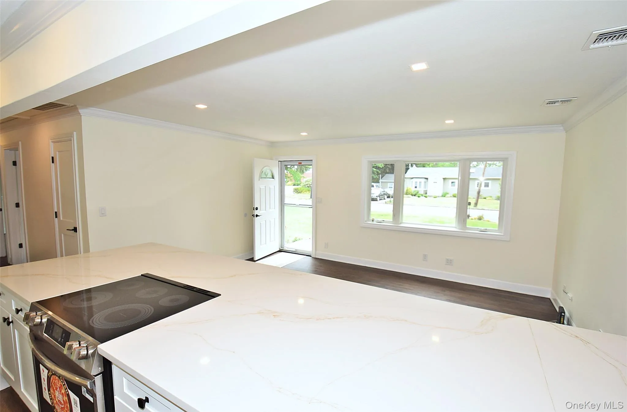 16 Lincoln Drive, Islip, NY, 3 Bedrooms Bedrooms, 5 Rooms Rooms,1 BathroomBathrooms,Residential,For Rent,Lincoln,0,1009872 16 Lincoln Drive, Islip, NY, 3 Bedrooms Bedrooms, 5 Rooms Rooms,1 BathroomBathrooms,Residential,For Rent,Lincoln,0,1009872
