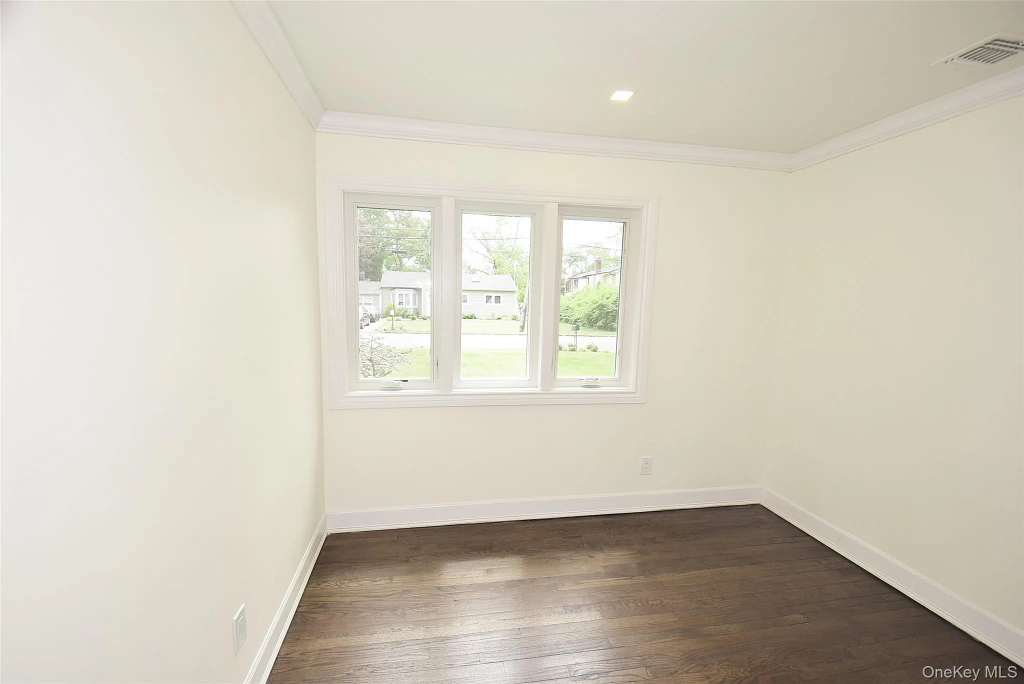 16 Lincoln Drive, Islip, NY, 3 Bedrooms Bedrooms, 5 Rooms Rooms,1 BathroomBathrooms,Residential,For Rent,Lincoln,0,1009872 16 Lincoln Drive, Islip, NY, 3 Bedrooms Bedrooms, 5 Rooms Rooms,1 BathroomBathrooms,Residential,For Rent,Lincoln,0,1009872