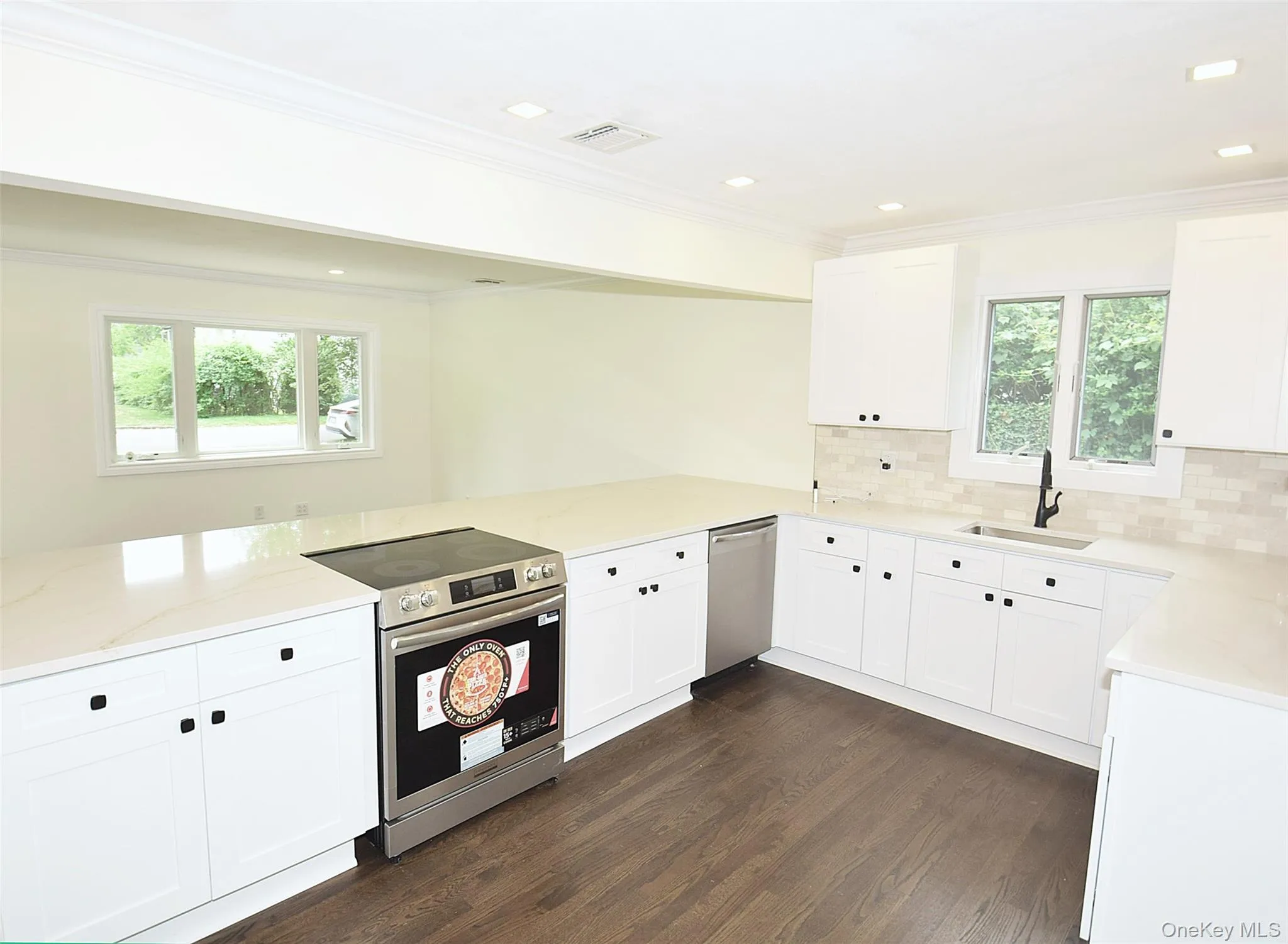 16 Lincoln Drive, Islip, NY, 3 Bedrooms Bedrooms, 5 Rooms Rooms,1 BathroomBathrooms,Residential,For Rent,Lincoln,0,1009872 16 Lincoln Drive, Islip, NY, 3 Bedrooms Bedrooms, 5 Rooms Rooms,1 BathroomBathrooms,Residential,For Rent,Lincoln,0,1009872