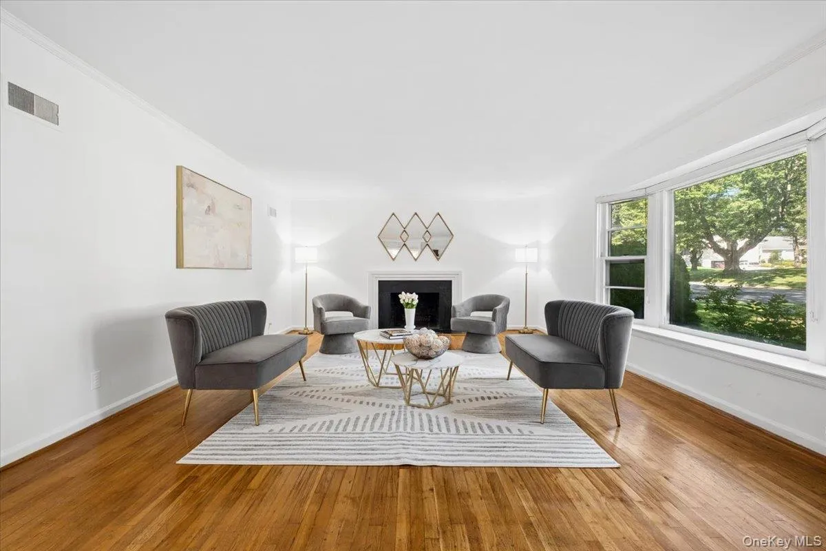 193 Rogers Drive, New Rochelle, NY, 4 Bedrooms Bedrooms, 9 Rooms Rooms,3 BathroomsBathrooms,Residential,For Rent,Rogers,0,1009874 193 Rogers Drive, New Rochelle, NY, 4 Bedrooms Bedrooms, 9 Rooms Rooms,3 BathroomsBathrooms,Residential,For Rent,Rogers,0,1009874