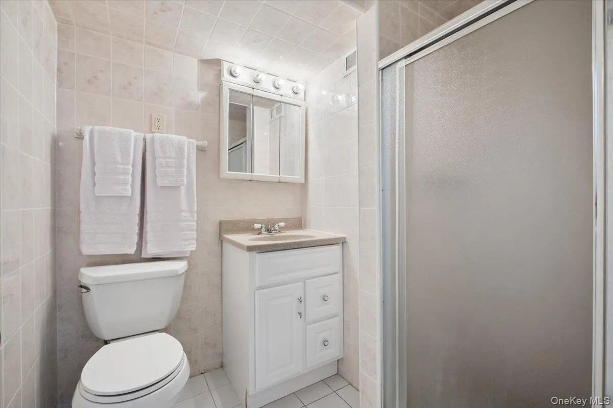 193 Rogers Drive, New Rochelle, NY, 4 Bedrooms Bedrooms, 9 Rooms Rooms,3 BathroomsBathrooms,Residential,For Rent,Rogers,0,1009874 193 Rogers Drive, New Rochelle, NY, 4 Bedrooms Bedrooms, 9 Rooms Rooms,3 BathroomsBathrooms,Residential,For Rent,Rogers,0,1009874