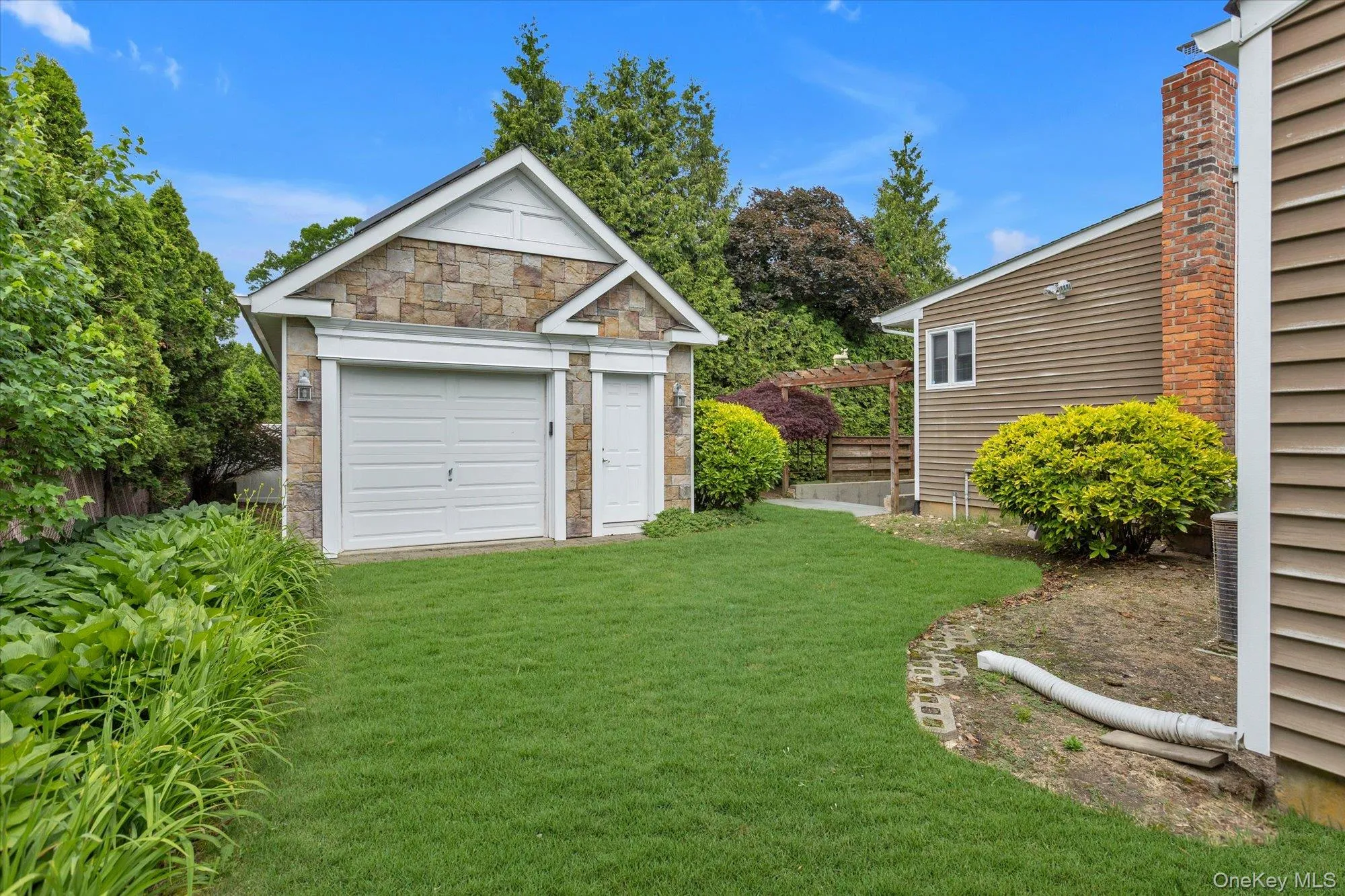 10 Elf Court, Islip, NY, 4 Bedrooms Bedrooms, 8 Rooms Rooms,2 BathroomsBathrooms,Residential,For Rent,Elf,0,1009875 10 Elf Court, Islip, NY, 4 Bedrooms Bedrooms, 8 Rooms Rooms,2 BathroomsBathrooms,Residential,For Rent,Elf,0,1009875