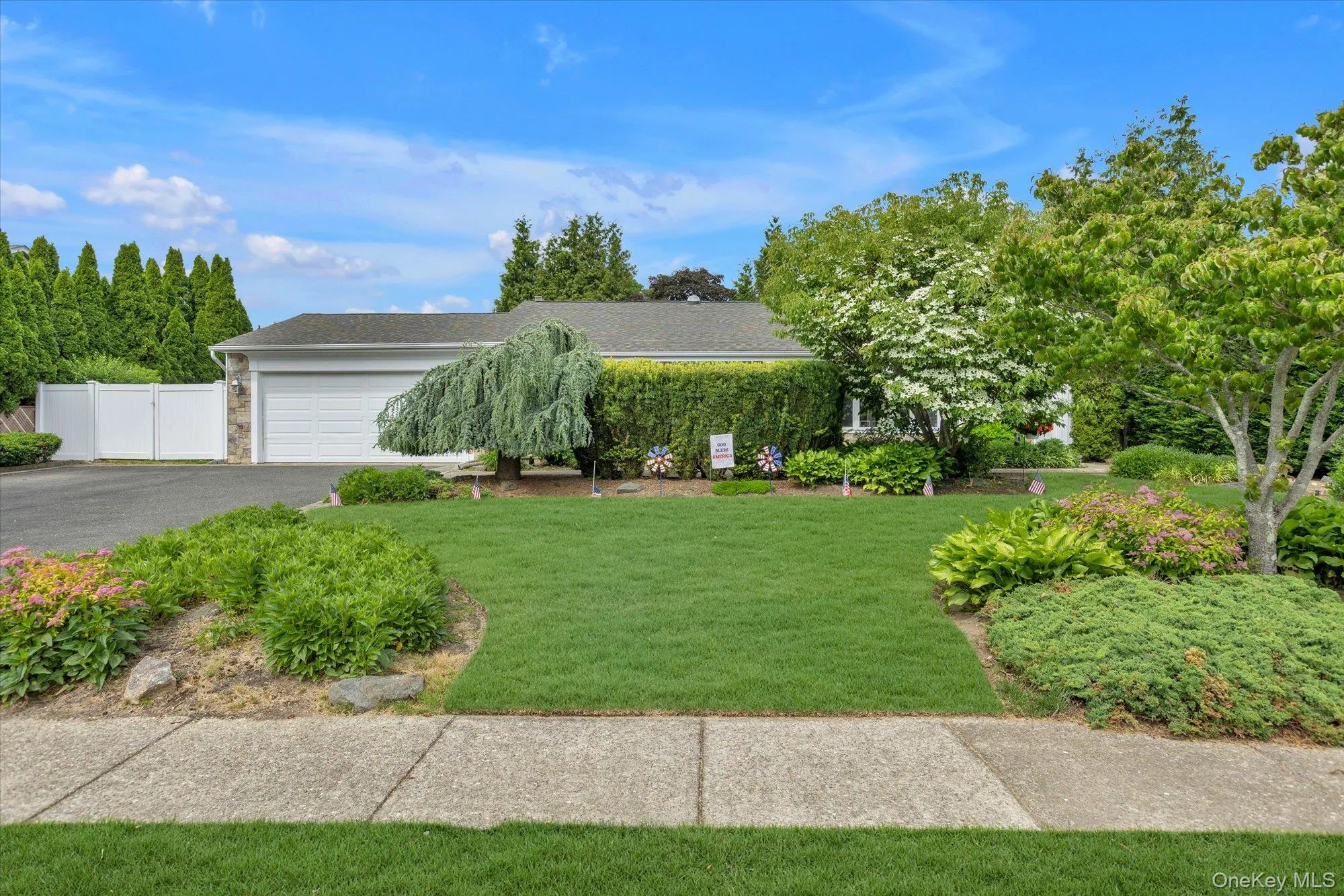 10 Elf Court, Islip, NY, 4 Bedrooms Bedrooms, 8 Rooms Rooms,2 BathroomsBathrooms,Residential,For Rent,Elf,0,1009875 10 Elf Court, Islip, NY, 4 Bedrooms Bedrooms, 8 Rooms Rooms,2 BathroomsBathrooms,Residential,For Rent,Elf,0,1009875