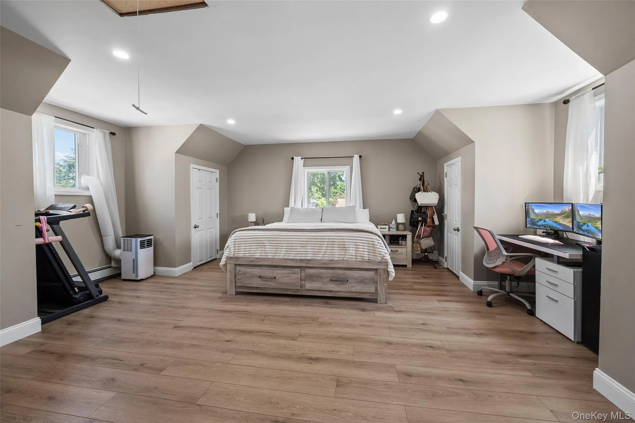 9 Pinedale Avenue, Brookhaven, NY, 3 Bedrooms Bedrooms, 5 Rooms Rooms,3 BathroomsBathrooms,Residential,For Rent,Pinedale,0,1009878 9 Pinedale Avenue, Brookhaven, NY, 3 Bedrooms Bedrooms, 5 Rooms Rooms,3 BathroomsBathrooms,Residential,For Rent,Pinedale,0,1009878