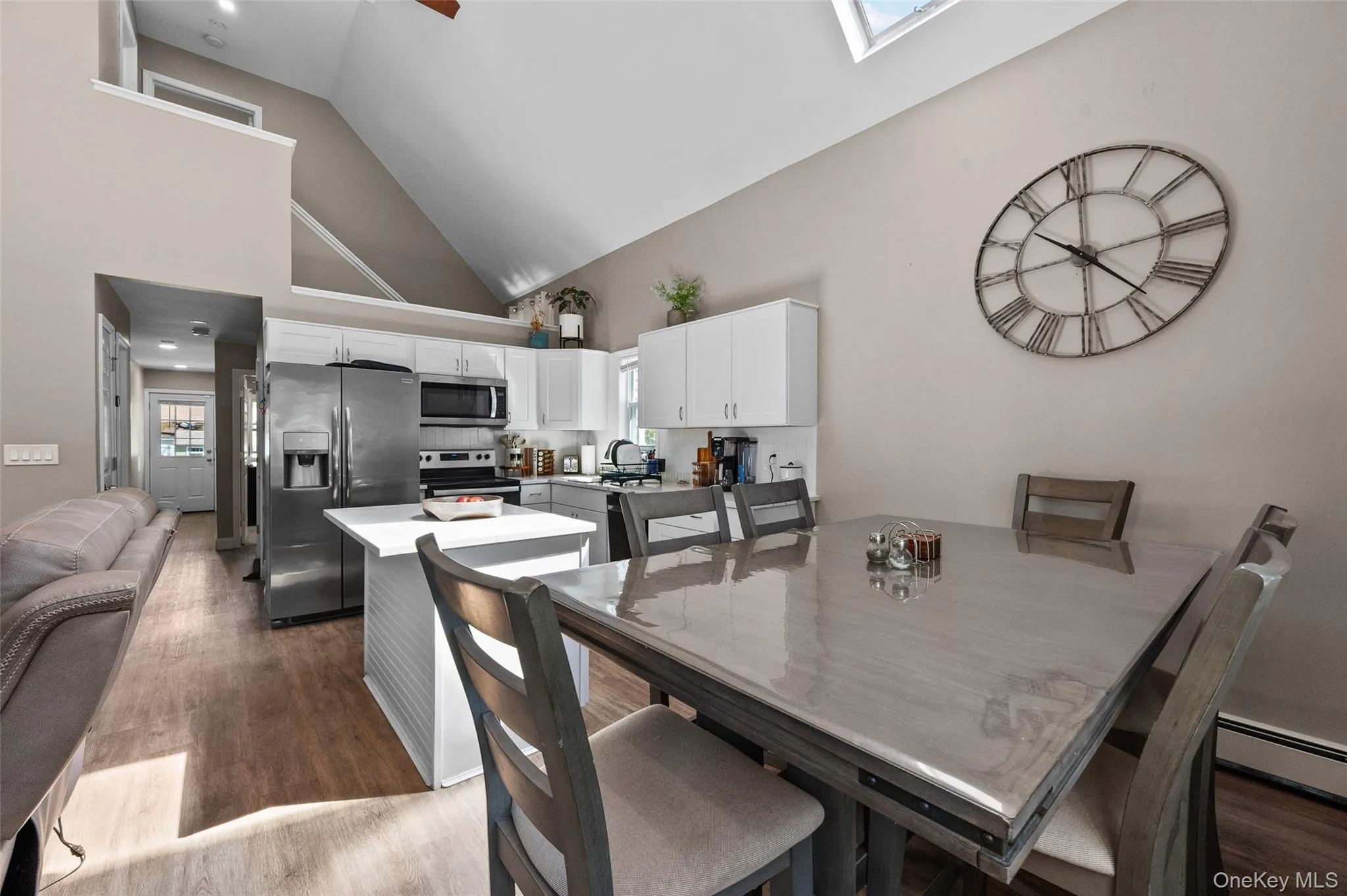 9 Pinedale Avenue, Brookhaven, NY, 3 Bedrooms Bedrooms, 5 Rooms Rooms,3 BathroomsBathrooms,Residential,For Rent,Pinedale,0,1009878 9 Pinedale Avenue, Brookhaven, NY, 3 Bedrooms Bedrooms, 5 Rooms Rooms,3 BathroomsBathrooms,Residential,For Rent,Pinedale,0,1009878
