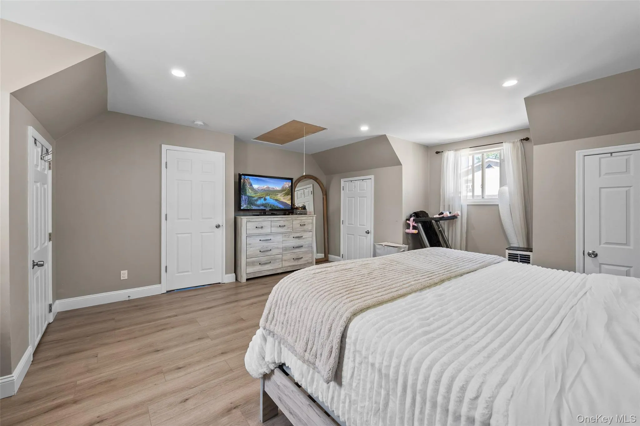 9 Pinedale Avenue, Brookhaven, NY, 3 Bedrooms Bedrooms, 5 Rooms Rooms,3 BathroomsBathrooms,Residential,For Rent,Pinedale,0,1009878 9 Pinedale Avenue, Brookhaven, NY, 3 Bedrooms Bedrooms, 5 Rooms Rooms,3 BathroomsBathrooms,Residential,For Rent,Pinedale,0,1009878