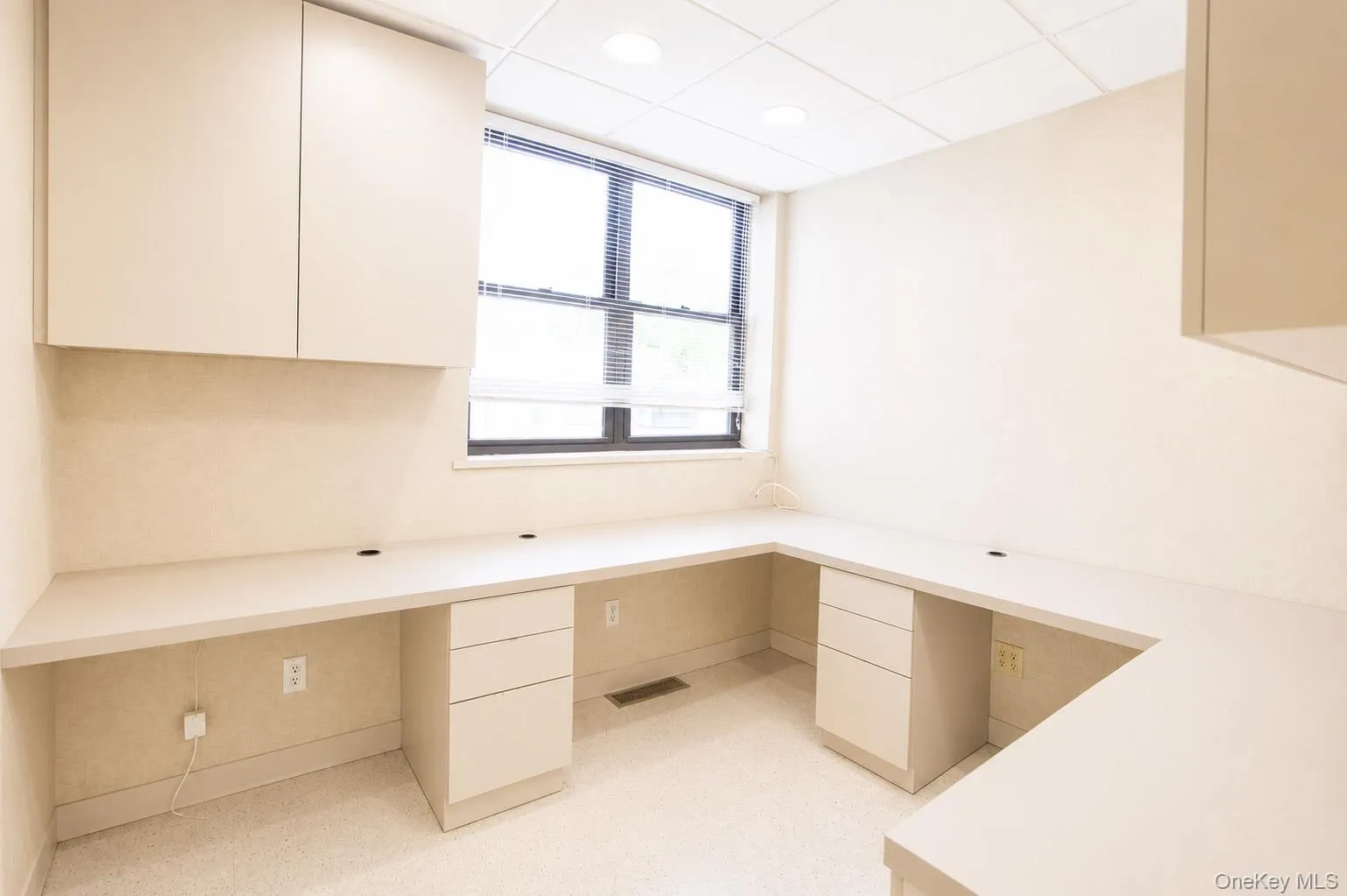 325 Park Avenue, Long Beach, NY, ,Commercial Lease,For Rent,Park,0,1009880 325 Park Avenue, Long Beach, NY, ,Commercial Lease,For Rent,Park,0,1009880