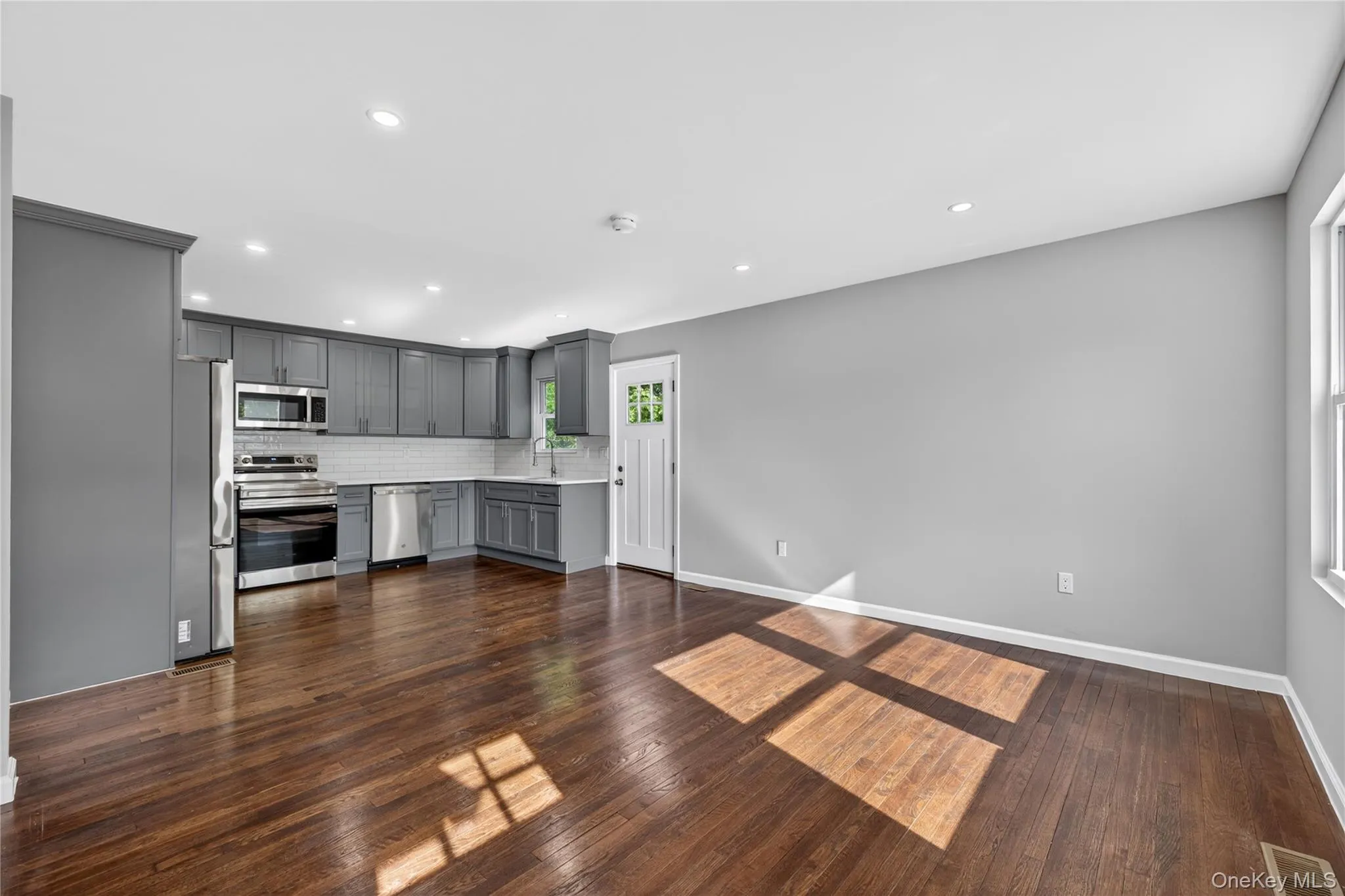 68 Cyprus Avenue, Islip, NY, 8 Bedrooms Bedrooms, 10 Rooms Rooms,5 BathroomsBathrooms,Residential,For Rent,Cyprus,0,1009904 68 Cyprus Avenue, Islip, NY, 8 Bedrooms Bedrooms, 10 Rooms Rooms,5 BathroomsBathrooms,Residential,For Rent,Cyprus,0,1009904