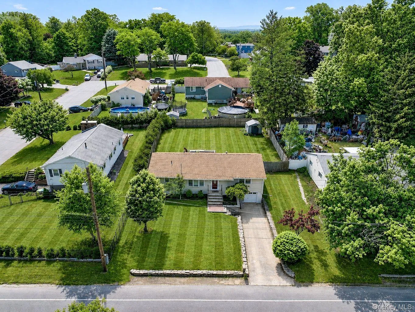 145 Wawayanda Avenue, Middletown, NY, 3 Bedrooms Bedrooms, 8 Rooms Rooms,2 BathroomsBathrooms,Residential,For Rent,Wawayanda,0,1009905 145 Wawayanda Avenue, Middletown, NY, 3 Bedrooms Bedrooms, 8 Rooms Rooms,2 BathroomsBathrooms,Residential,For Rent,Wawayanda,0,1009905