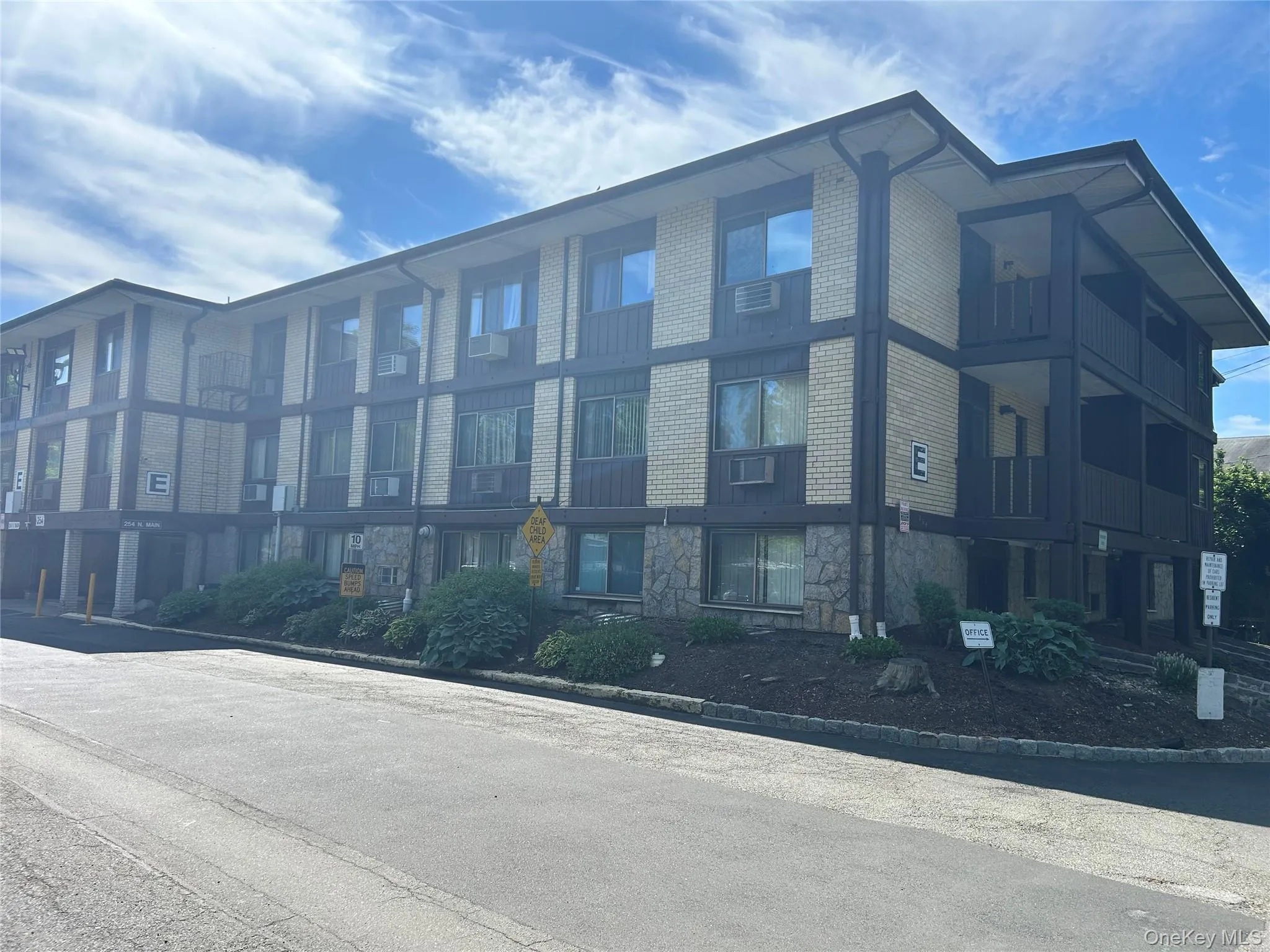 254 N.Main Street, Ramapo, NY, 1 Bedroom Bedrooms, 5 Rooms Rooms,1 BathroomBathrooms,Residential,For Rent,N.Main,0,1009914 254 N.Main Street, Ramapo, NY, 1 Bedroom Bedrooms, 5 Rooms Rooms,1 BathroomBathrooms,Residential,For Rent,N.Main,0,1009914