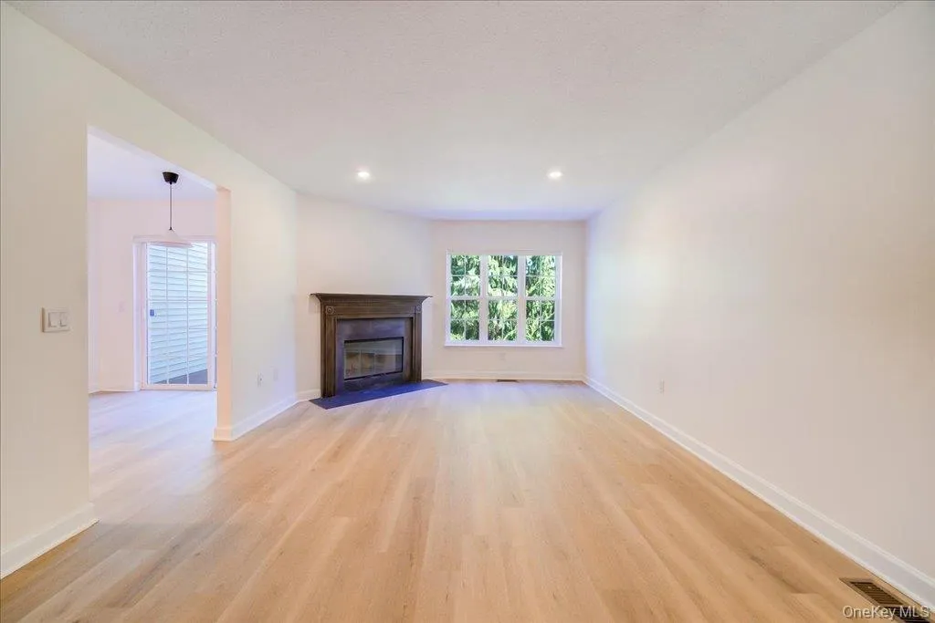 6204 High Ridge Court, Fishkill, NY, 3 Bedrooms Bedrooms, 11 Rooms Rooms,2 BathroomsBathrooms,Residential Lease,For Rent,High Ridge,0,1009917 6204 High Ridge Court, Fishkill, NY, 3 Bedrooms Bedrooms, 11 Rooms Rooms,2 BathroomsBathrooms,Residential Lease,For Rent,High Ridge,0,1009917