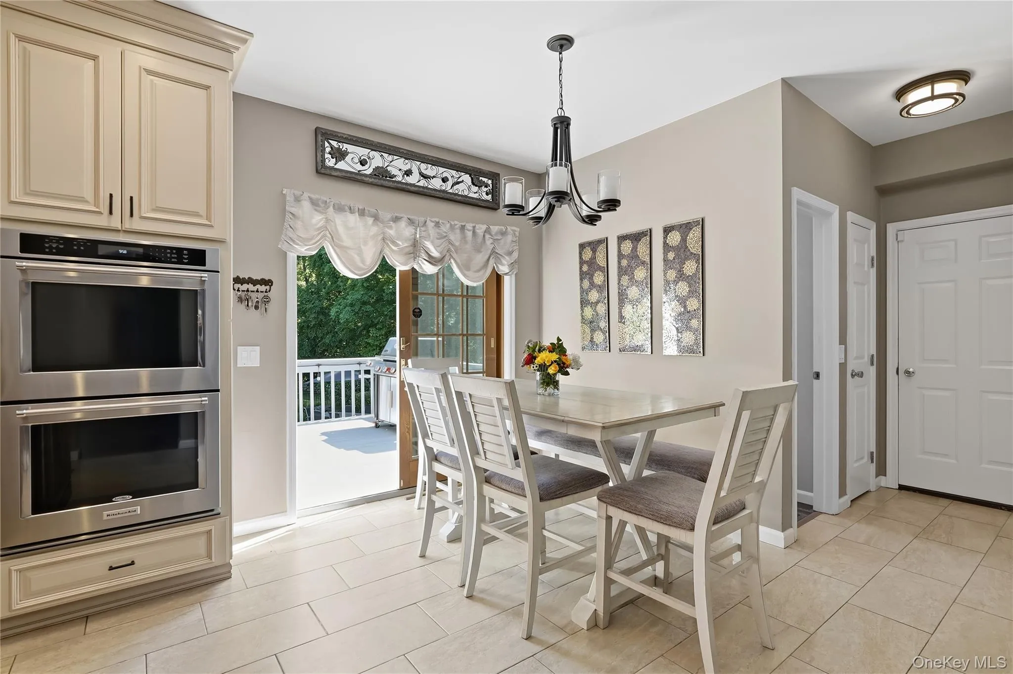 Eat-in kitchen. KitchenAid double oven. Eat-in kitchen. KitchenAid double oven.