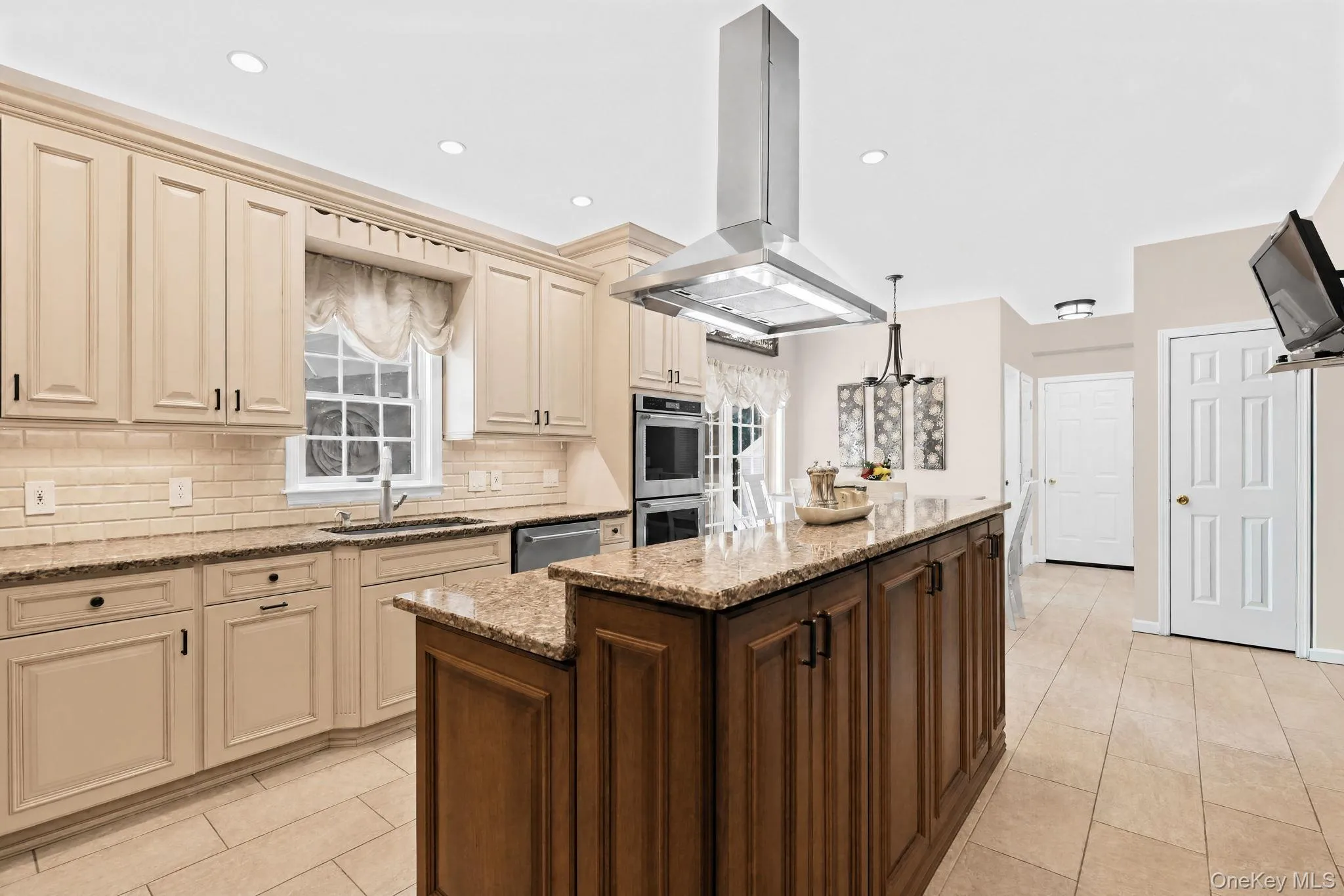 Custom kitchen Custom kitchen