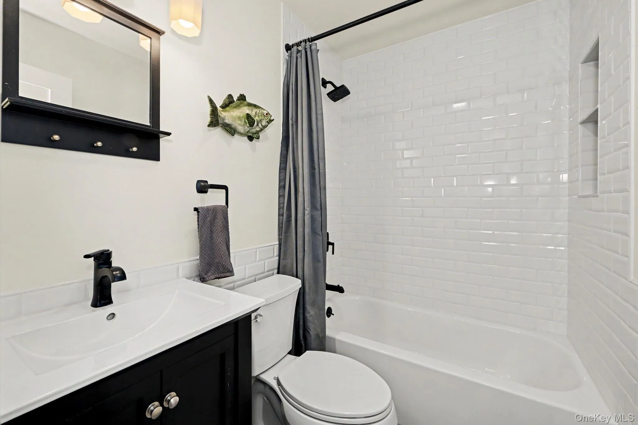 Hall Bathrom Hall Bathrom