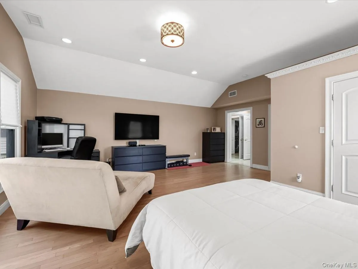 59 Franklin Place, North Hempstead, NY, 4 Bedrooms Bedrooms, 7 Rooms Rooms,3 BathroomsBathrooms,Residential,For Rent,Franklin,0,1009937 59 Franklin Place, North Hempstead, NY, 4 Bedrooms Bedrooms, 7 Rooms Rooms,3 BathroomsBathrooms,Residential,For Rent,Franklin,0,1009937