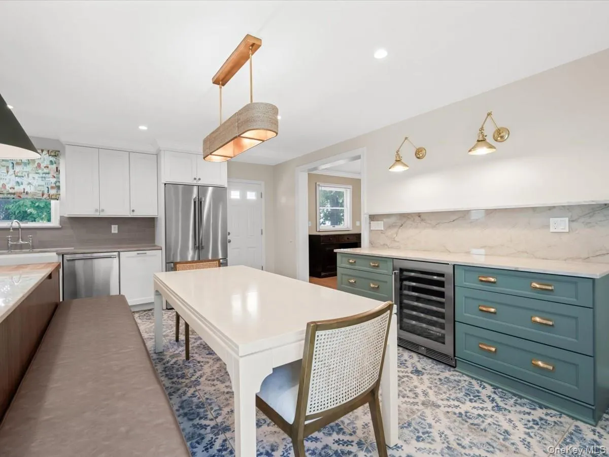 59 Franklin Place, North Hempstead, NY, 4 Bedrooms Bedrooms, 7 Rooms Rooms,3 BathroomsBathrooms,Residential,For Rent,Franklin,0,1009937 59 Franklin Place, North Hempstead, NY, 4 Bedrooms Bedrooms, 7 Rooms Rooms,3 BathroomsBathrooms,Residential,For Rent,Franklin,0,1009937