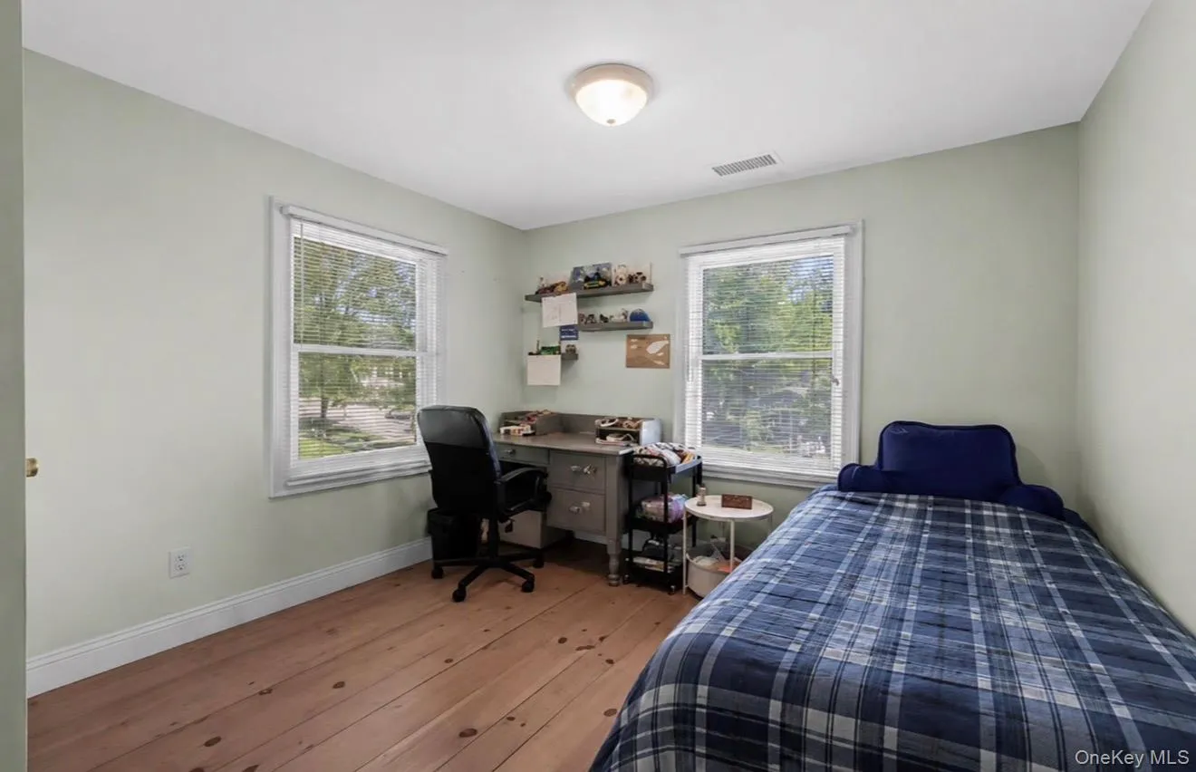 59 Franklin Place, North Hempstead, NY, 4 Bedrooms Bedrooms, 7 Rooms Rooms,3 BathroomsBathrooms,Residential,For Rent,Franklin,0,1009937 59 Franklin Place, North Hempstead, NY, 4 Bedrooms Bedrooms, 7 Rooms Rooms,3 BathroomsBathrooms,Residential,For Rent,Franklin,0,1009937