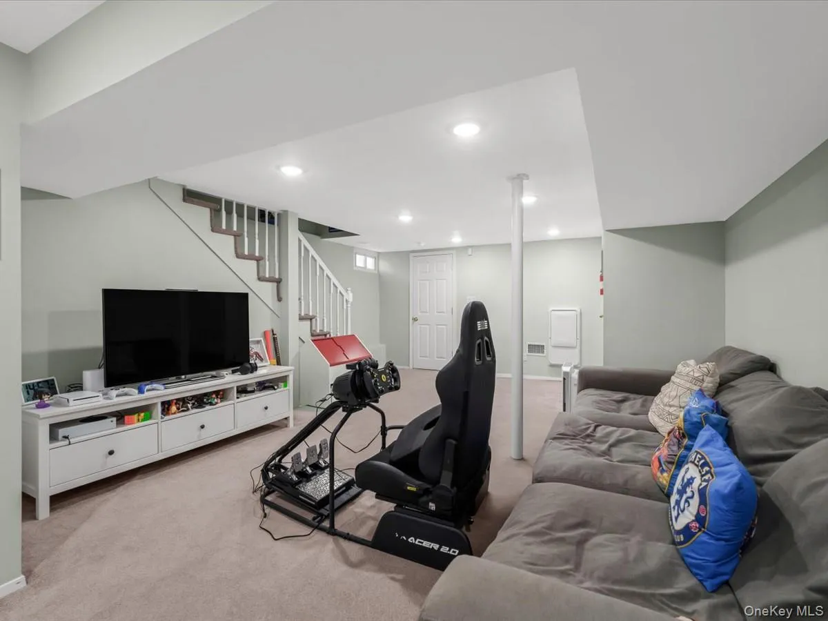 59 Franklin Place, North Hempstead, NY, 4 Bedrooms Bedrooms, 7 Rooms Rooms,3 BathroomsBathrooms,Residential,For Rent,Franklin,0,1009937 59 Franklin Place, North Hempstead, NY, 4 Bedrooms Bedrooms, 7 Rooms Rooms,3 BathroomsBathrooms,Residential,For Rent,Franklin,0,1009937