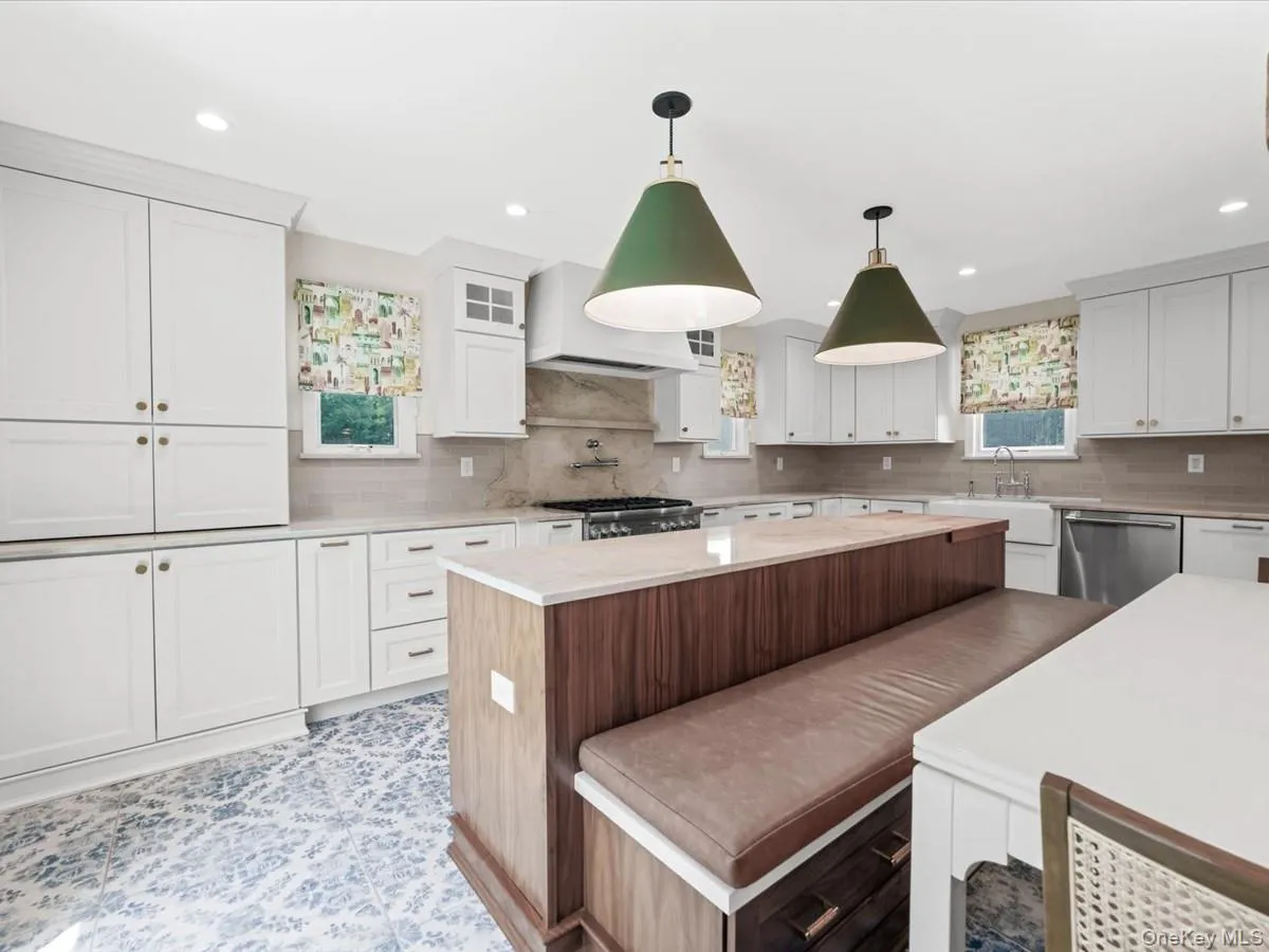 59 Franklin Place, North Hempstead, NY, 4 Bedrooms Bedrooms, 7 Rooms Rooms,3 BathroomsBathrooms,Residential,For Rent,Franklin,0,1009937 59 Franklin Place, North Hempstead, NY, 4 Bedrooms Bedrooms, 7 Rooms Rooms,3 BathroomsBathrooms,Residential,For Rent,Franklin,0,1009937