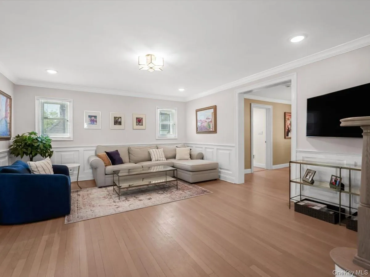59 Franklin Place, North Hempstead, NY, 4 Bedrooms Bedrooms, 7 Rooms Rooms,3 BathroomsBathrooms,Residential,For Rent,Franklin,0,1009937 59 Franklin Place, North Hempstead, NY, 4 Bedrooms Bedrooms, 7 Rooms Rooms,3 BathroomsBathrooms,Residential,For Rent,Franklin,0,1009937